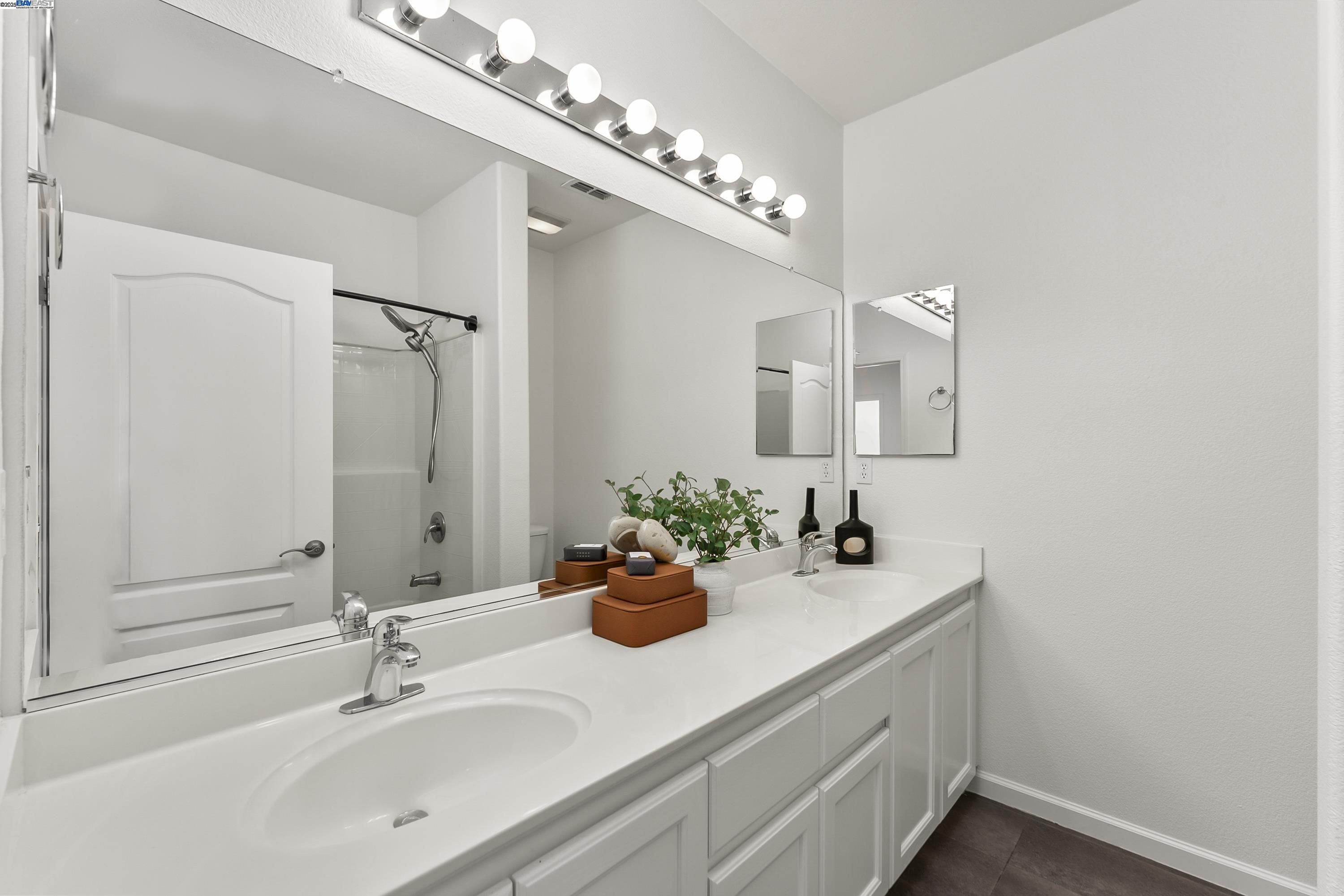 Detail Gallery Image 13 of 21 For 309 Aspen Ct, Roseville,  CA 95678 - 5 Beds | 3 Baths