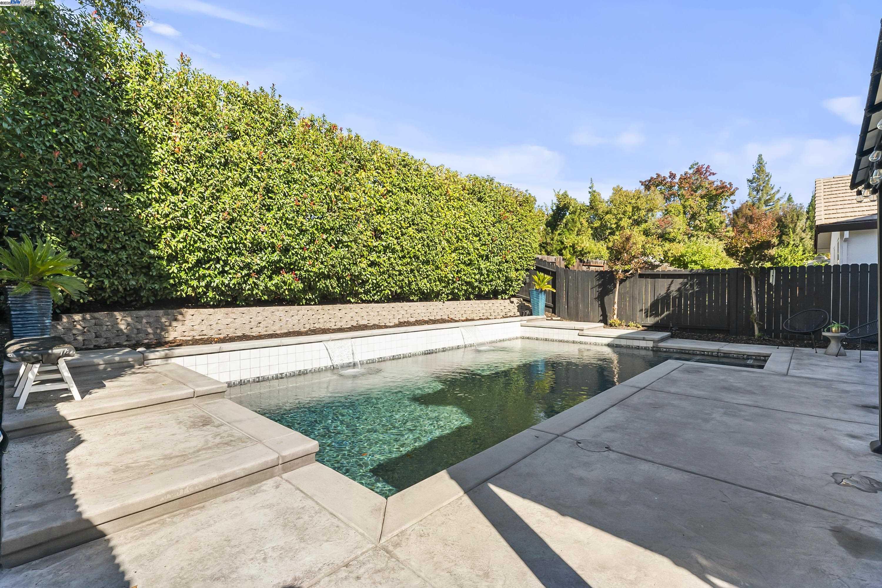 Detail Gallery Image 19 of 21 For 309 Aspen Ct, Roseville,  CA 95678 - 5 Beds | 3 Baths