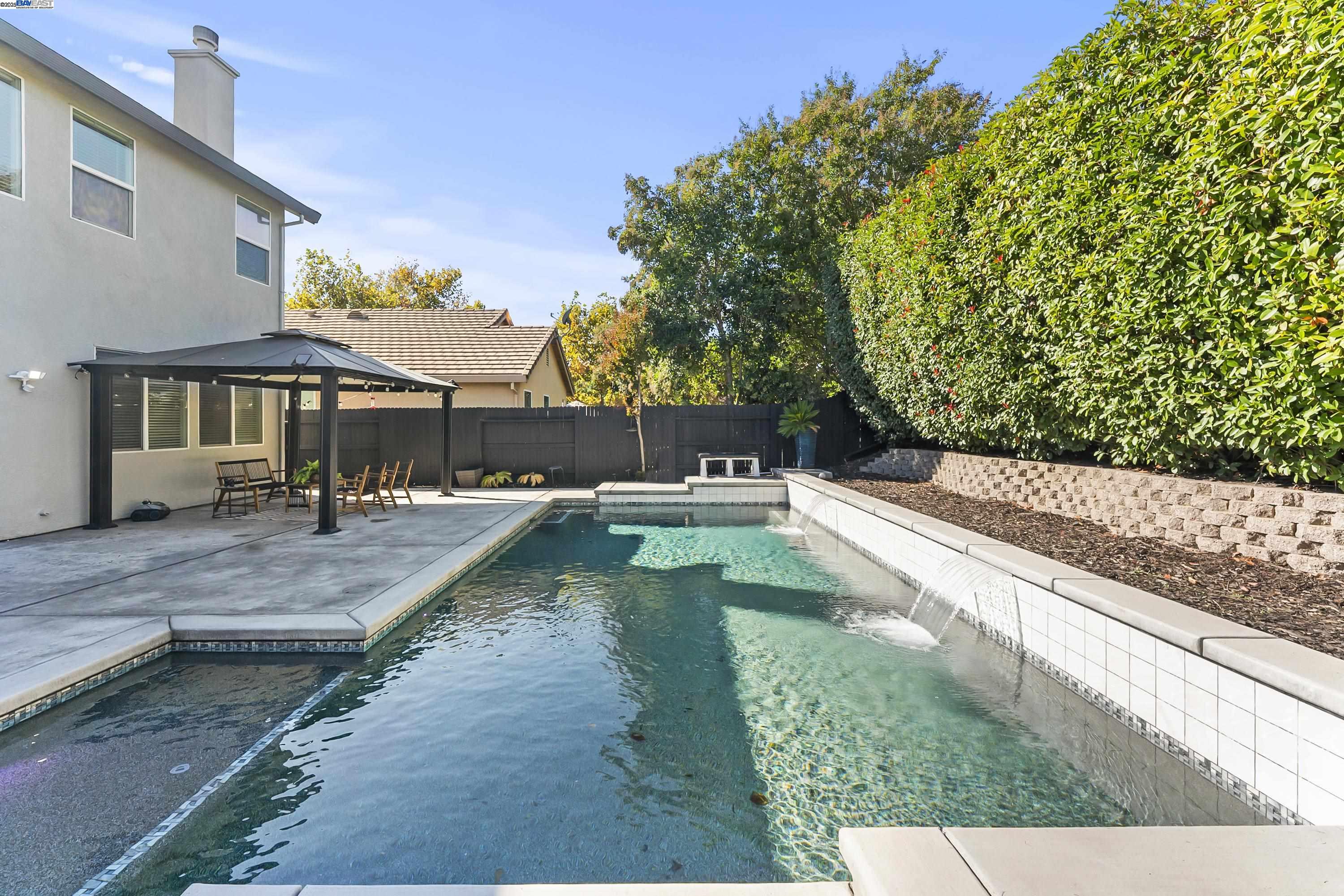 Detail Gallery Image 20 of 21 For 309 Aspen Ct, Roseville,  CA 95678 - 5 Beds | 3 Baths