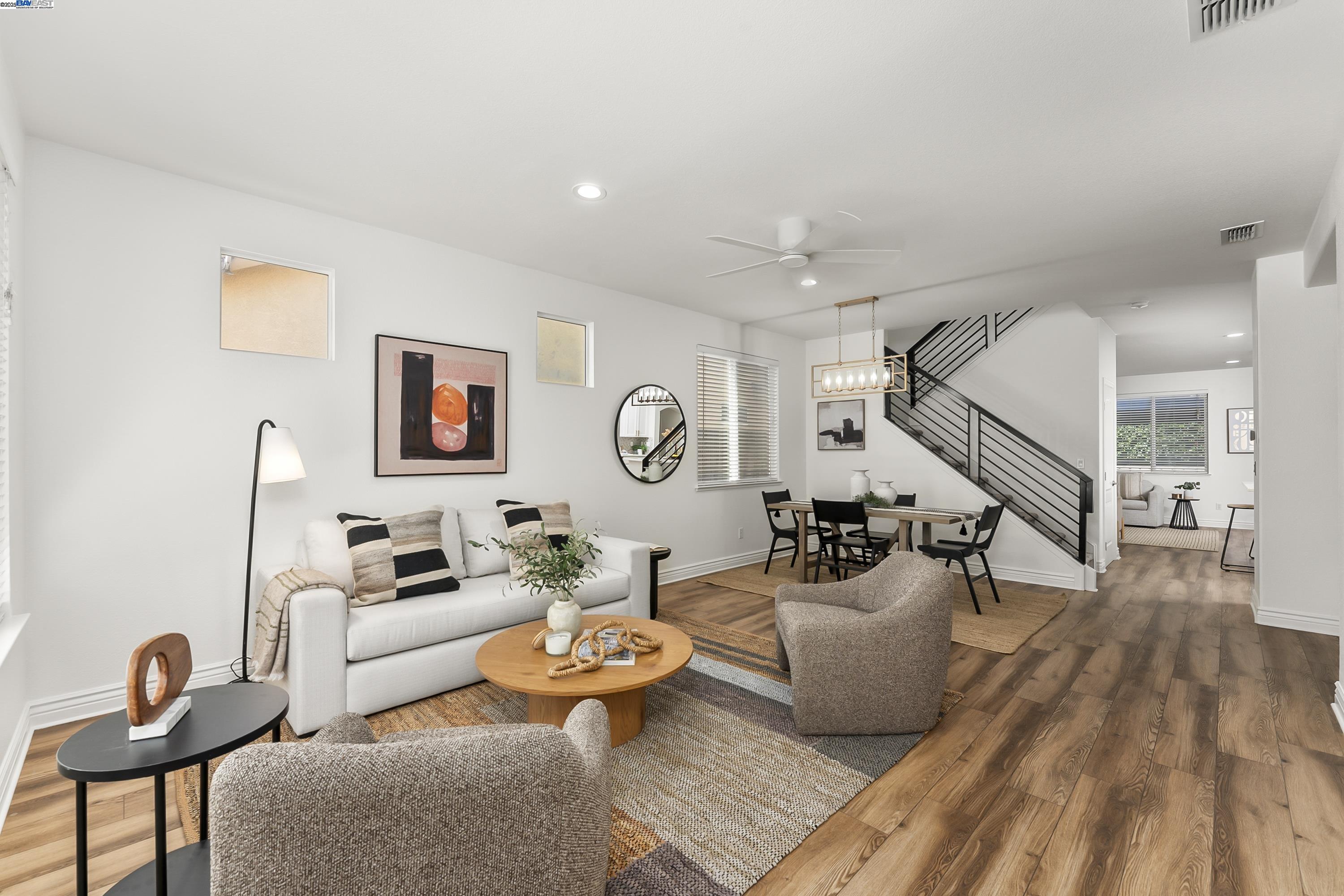 Detail Gallery Image 3 of 21 For 309 Aspen Ct, Roseville,  CA 95678 - 5 Beds | 3 Baths