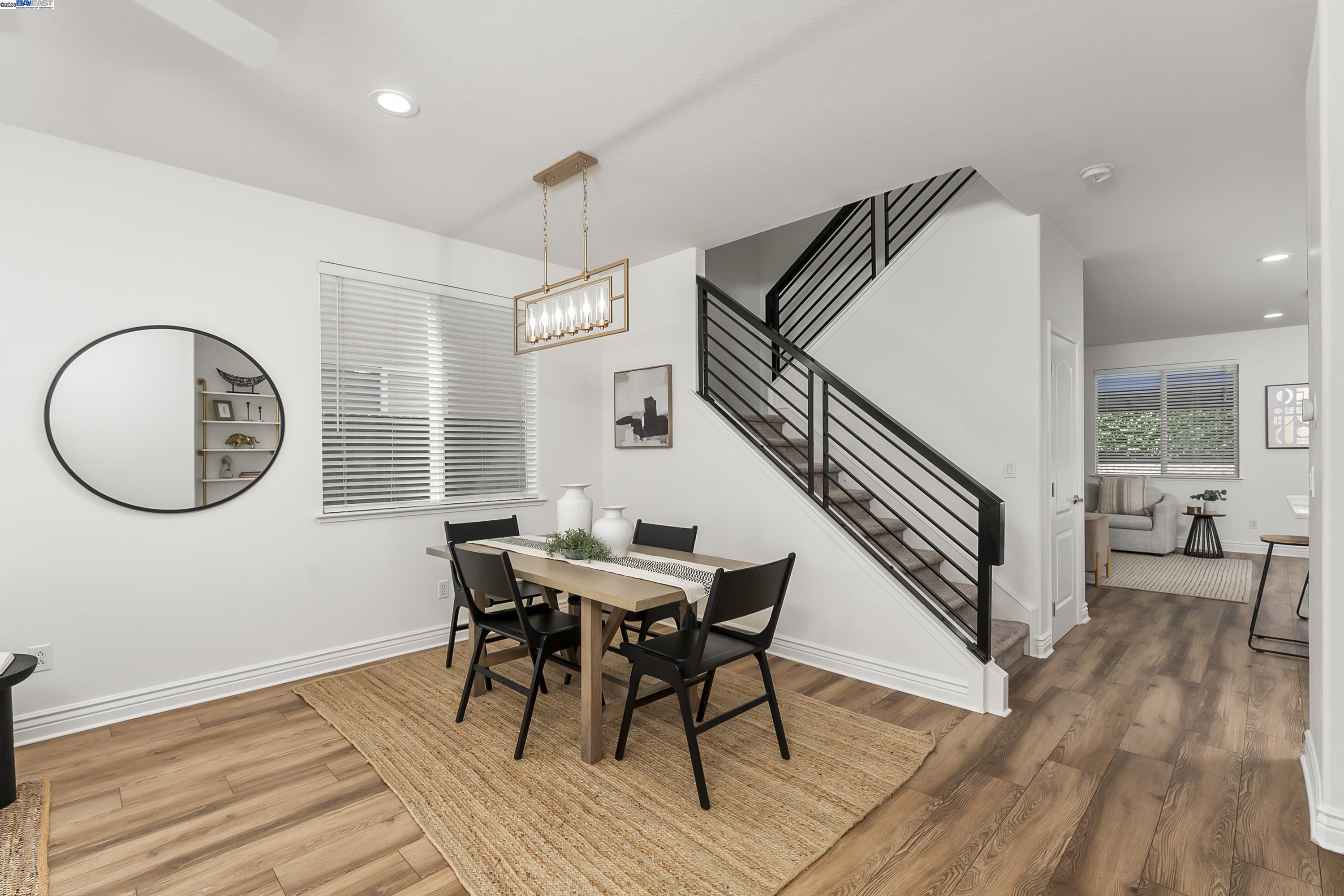 Detail Gallery Image 4 of 21 For 309 Aspen Ct, Roseville,  CA 95678 - 5 Beds | 3 Baths