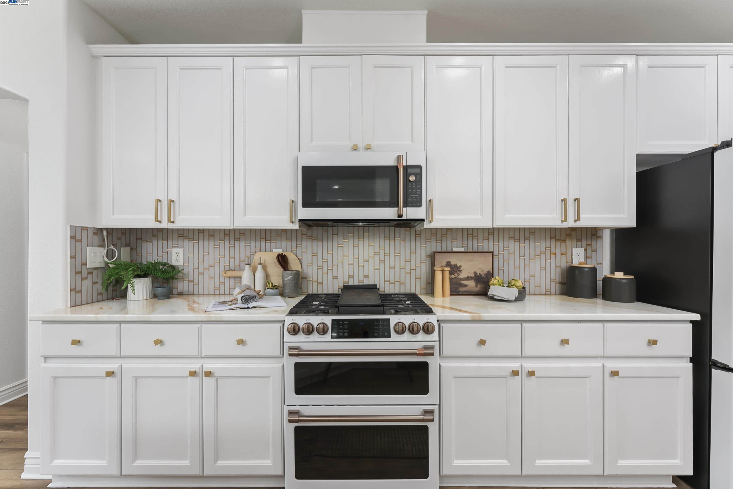 Detail Gallery Image 7 of 21 For 309 Aspen Ct, Roseville,  CA 95678 - 5 Beds | 3 Baths