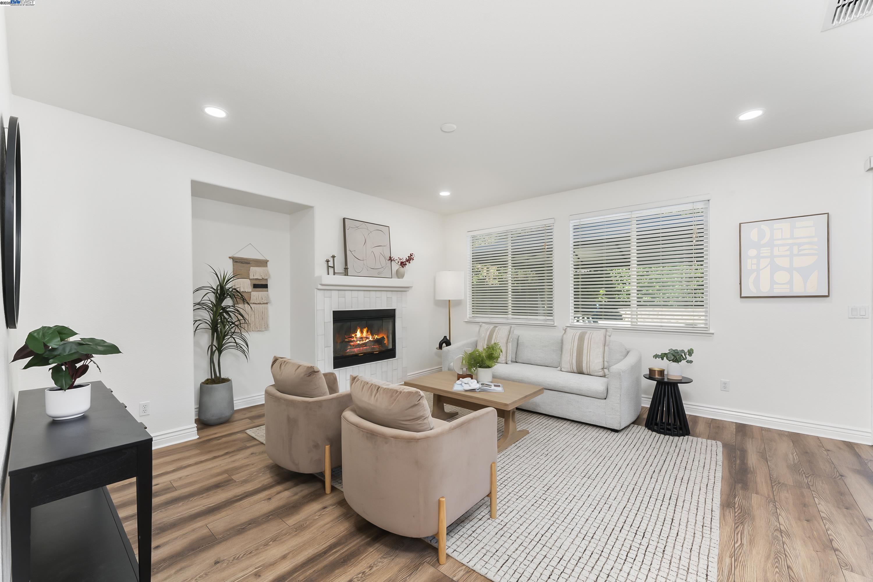 Detail Gallery Image 9 of 21 For 309 Aspen Ct, Roseville,  CA 95678 - 5 Beds | 3 Baths