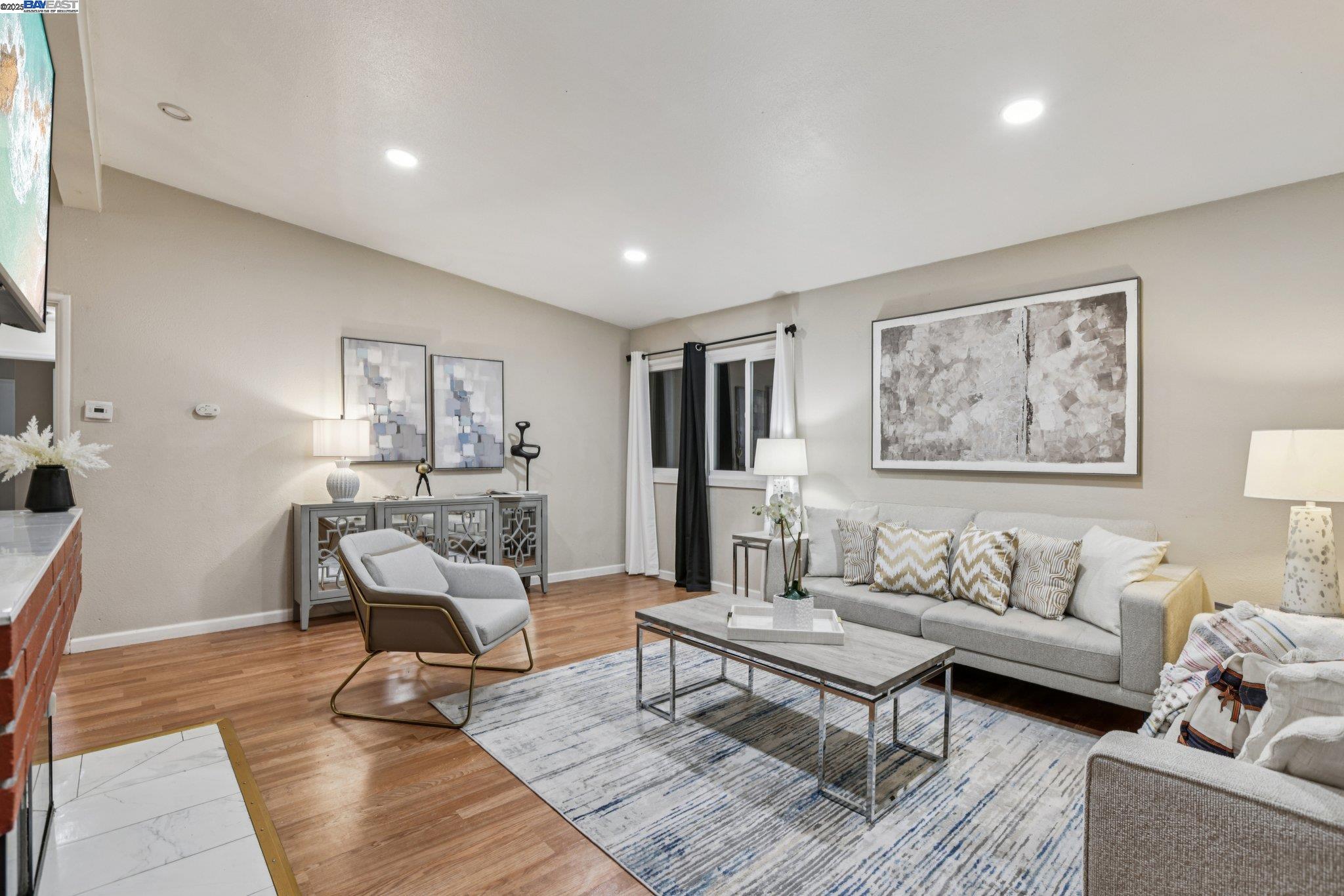 Detail Gallery Image 4 of 30 For 24282 Willimet Way, Hayward,  CA 94544 - 3 Beds | 2 Baths