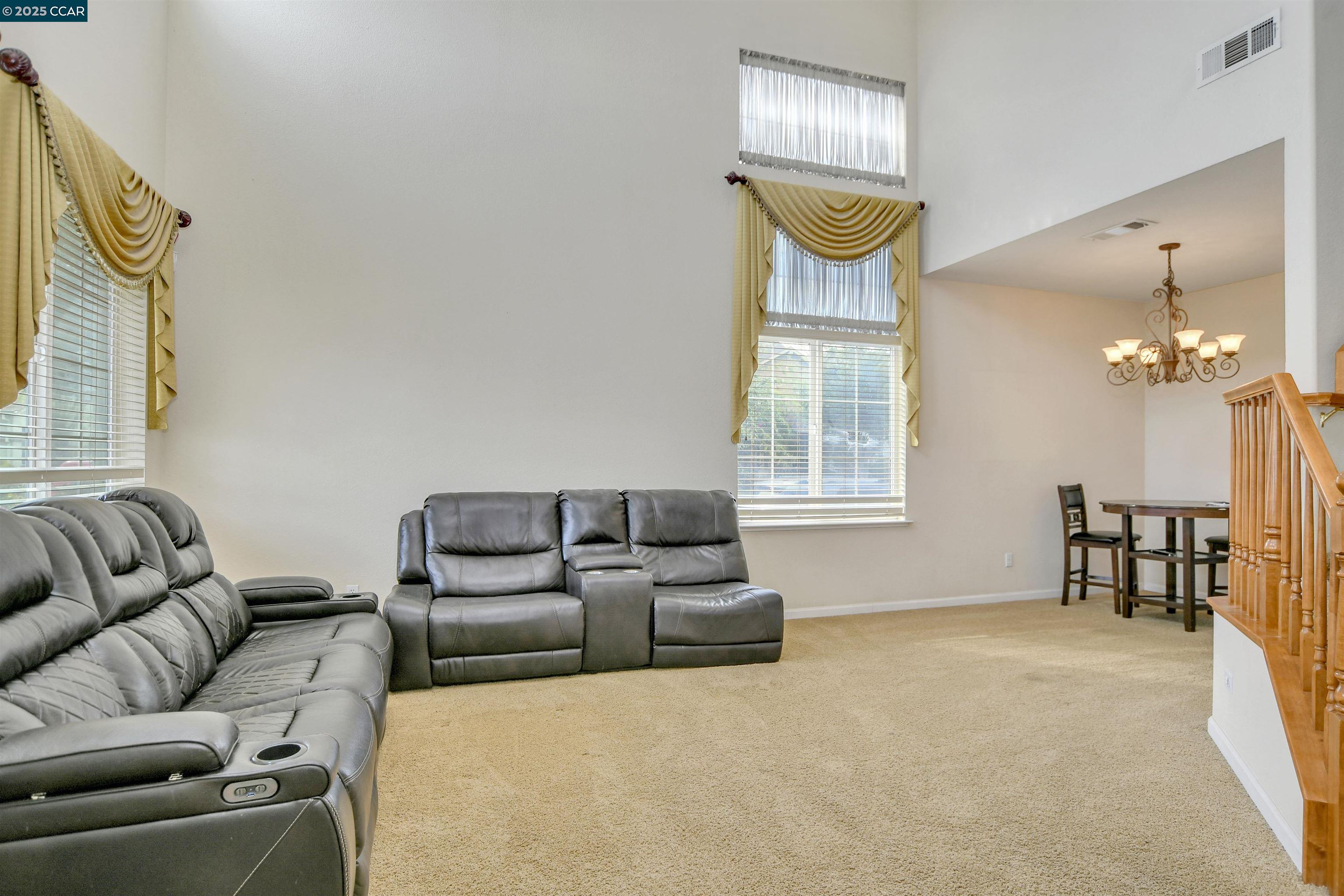 Detail Gallery Image 7 of 29 For 3605 Gloria Ct, Stockton,  CA 95205-2591 - 5 Beds | 3 Baths