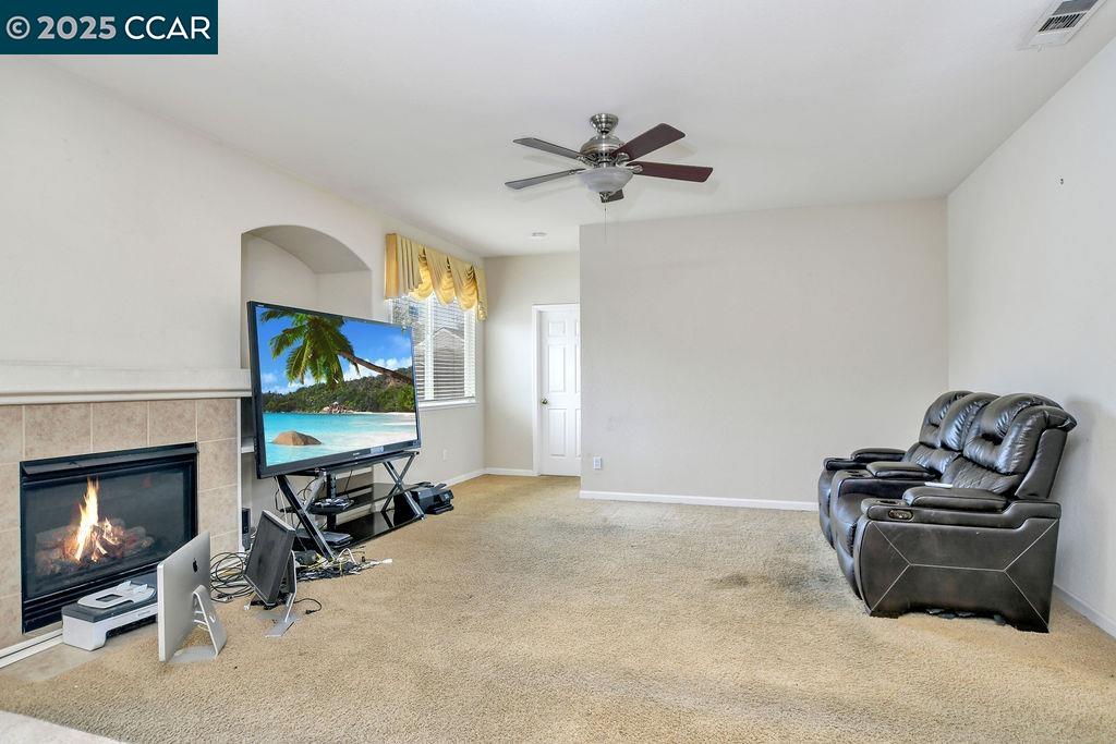 Detail Gallery Image 9 of 29 For 3605 Gloria Ct, Stockton,  CA 95205-2591 - 5 Beds | 3 Baths