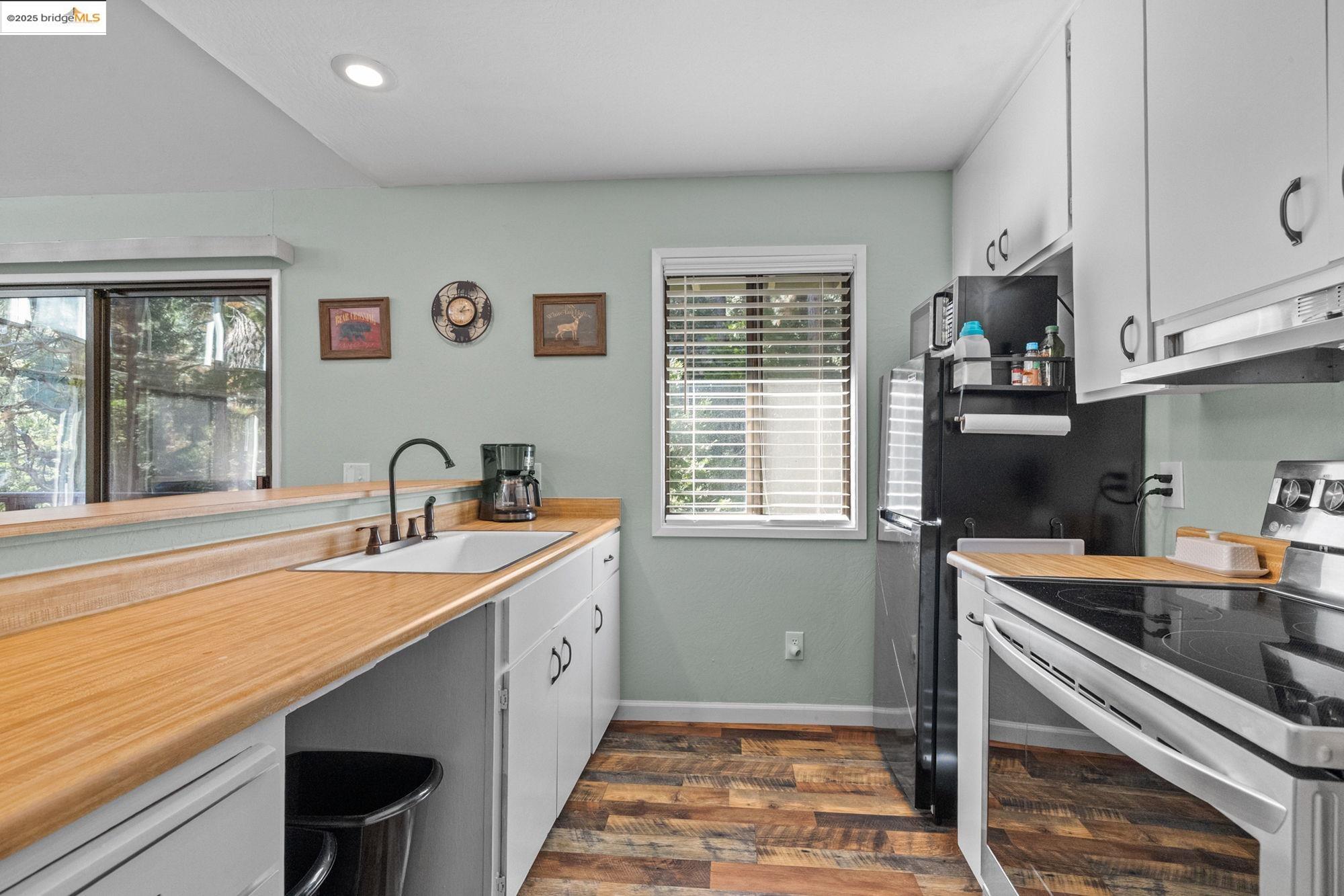 Detail Gallery Image 11 of 52 For 26389 Siskiyou Dr., Long Barn,  CA 95335 - 3 Beds | 2 Baths