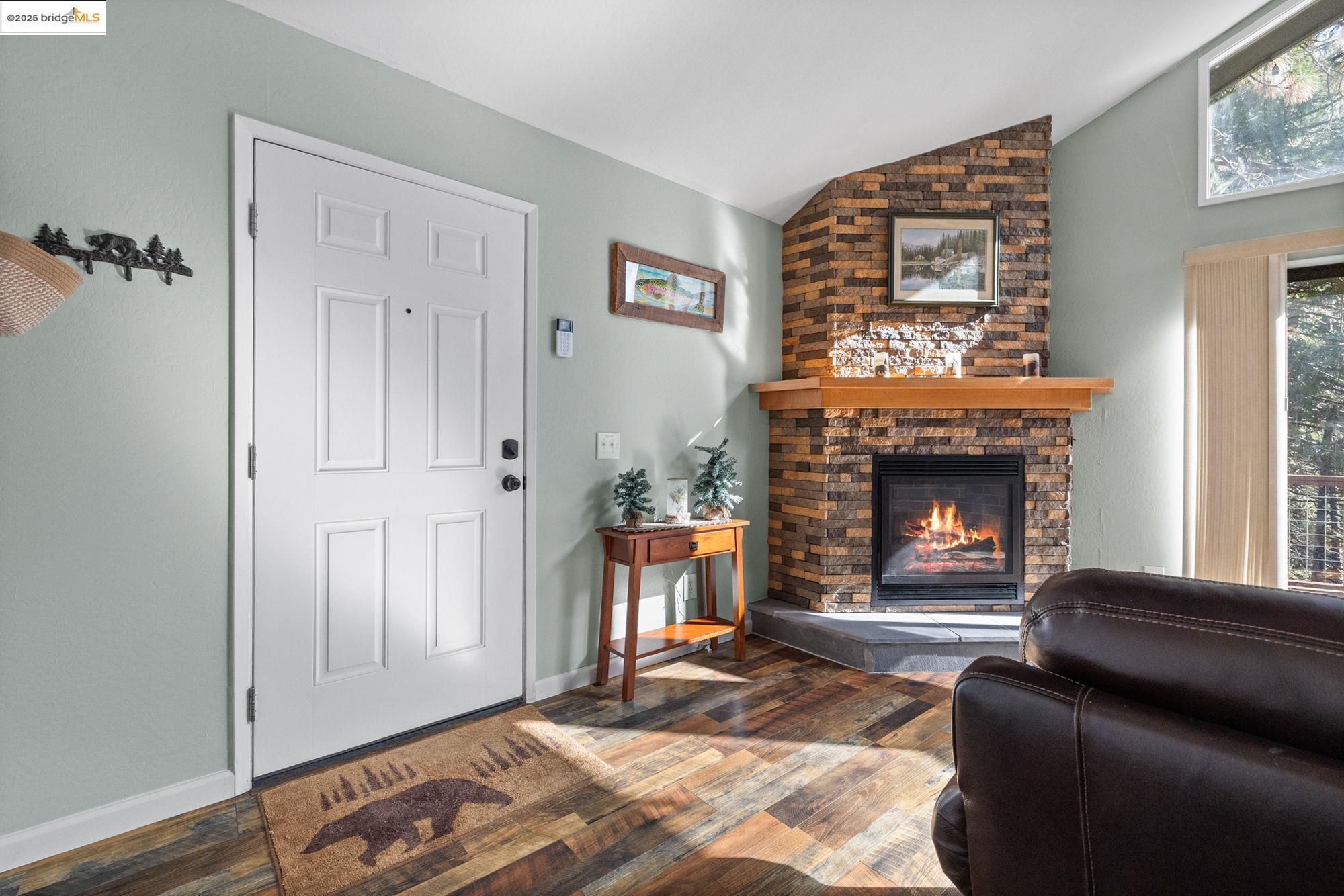 Detail Gallery Image 3 of 52 For 26389 Siskiyou Dr., Long Barn,  CA 95335 - 3 Beds | 2 Baths