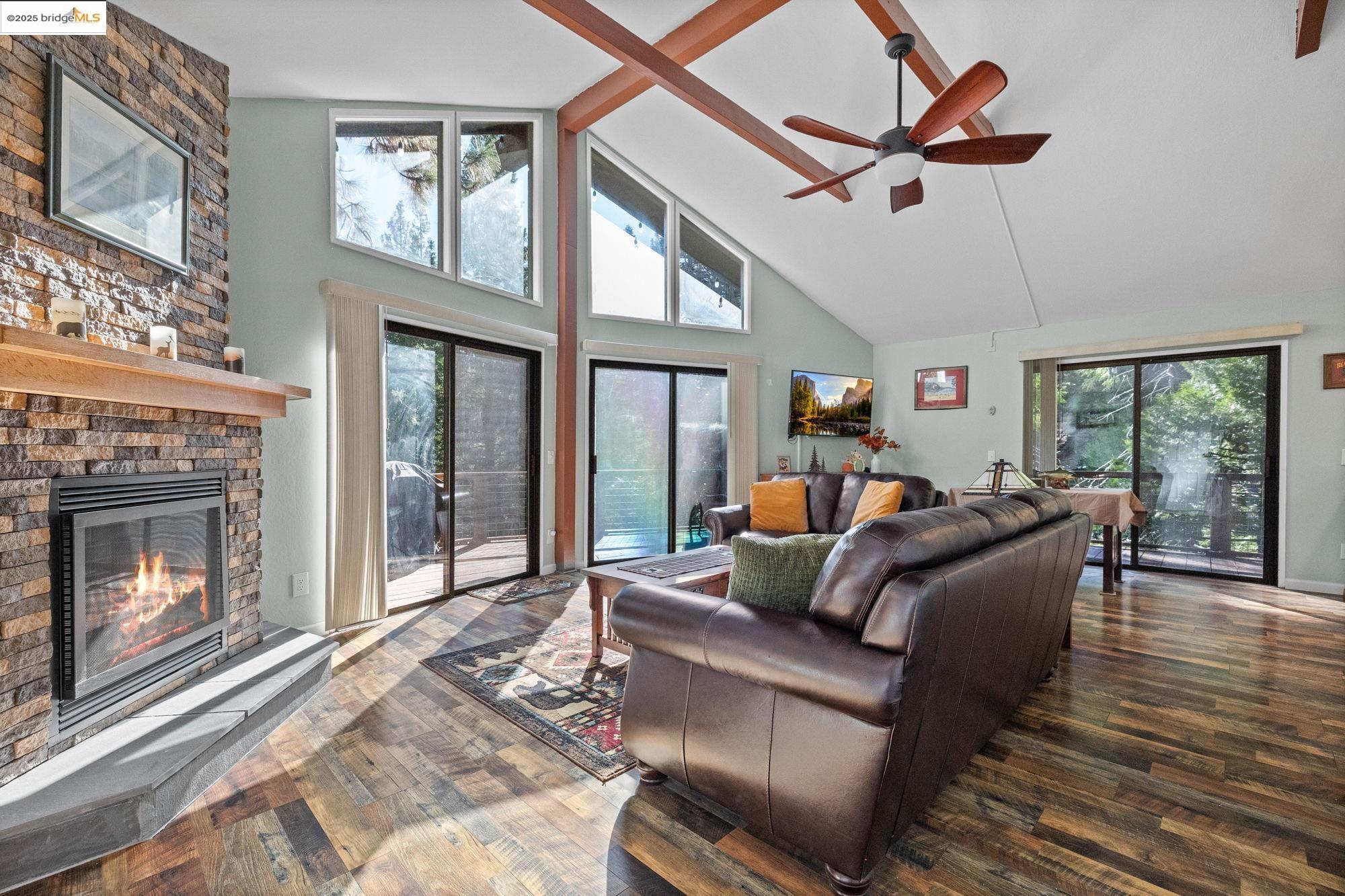 Detail Gallery Image 4 of 52 For 26389 Siskiyou Dr., Long Barn,  CA 95335 - 3 Beds | 2 Baths