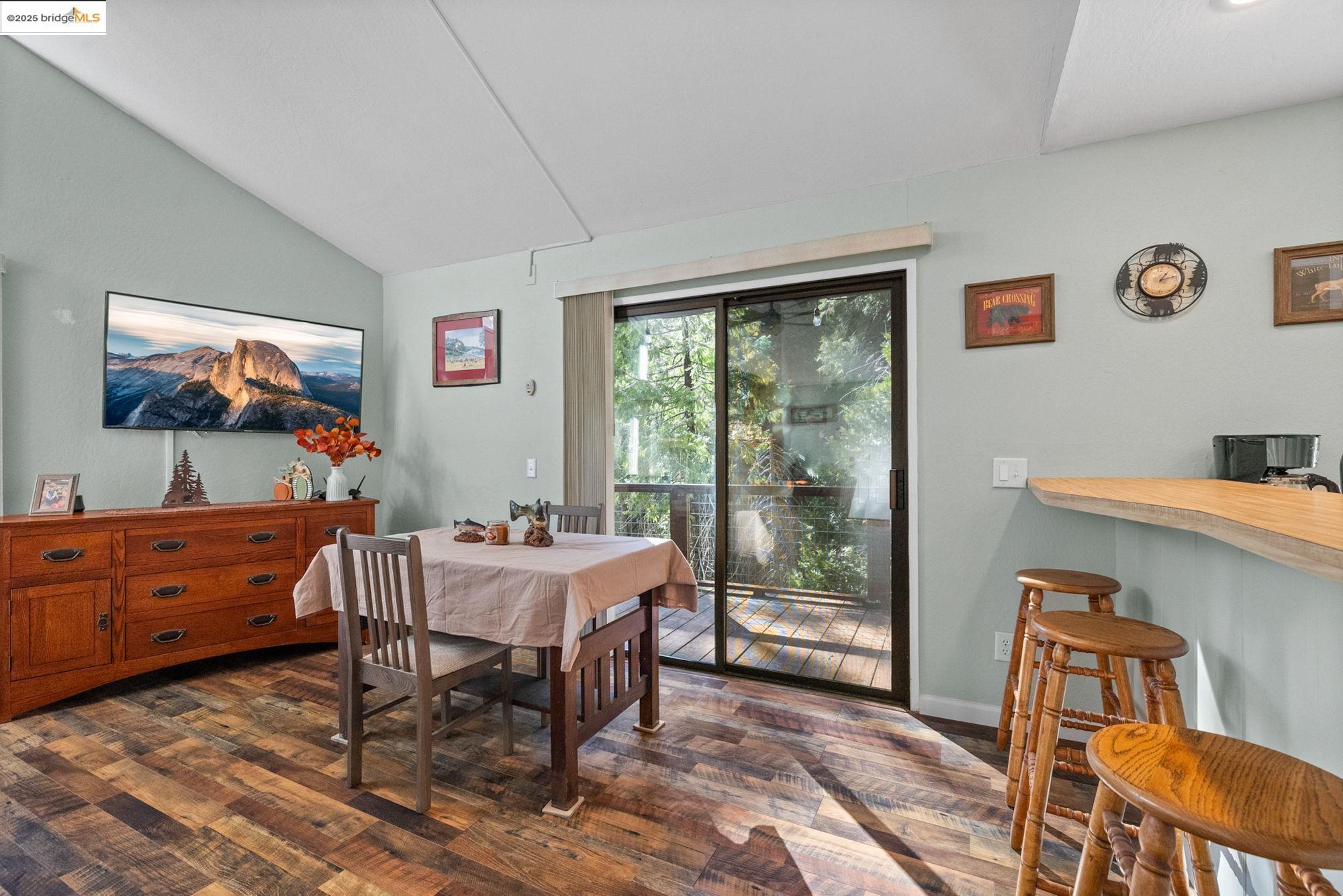 Detail Gallery Image 10 of 52 For 26389 Siskiyou Dr., Long Barn,  CA 95335 - 3 Beds | 2 Baths