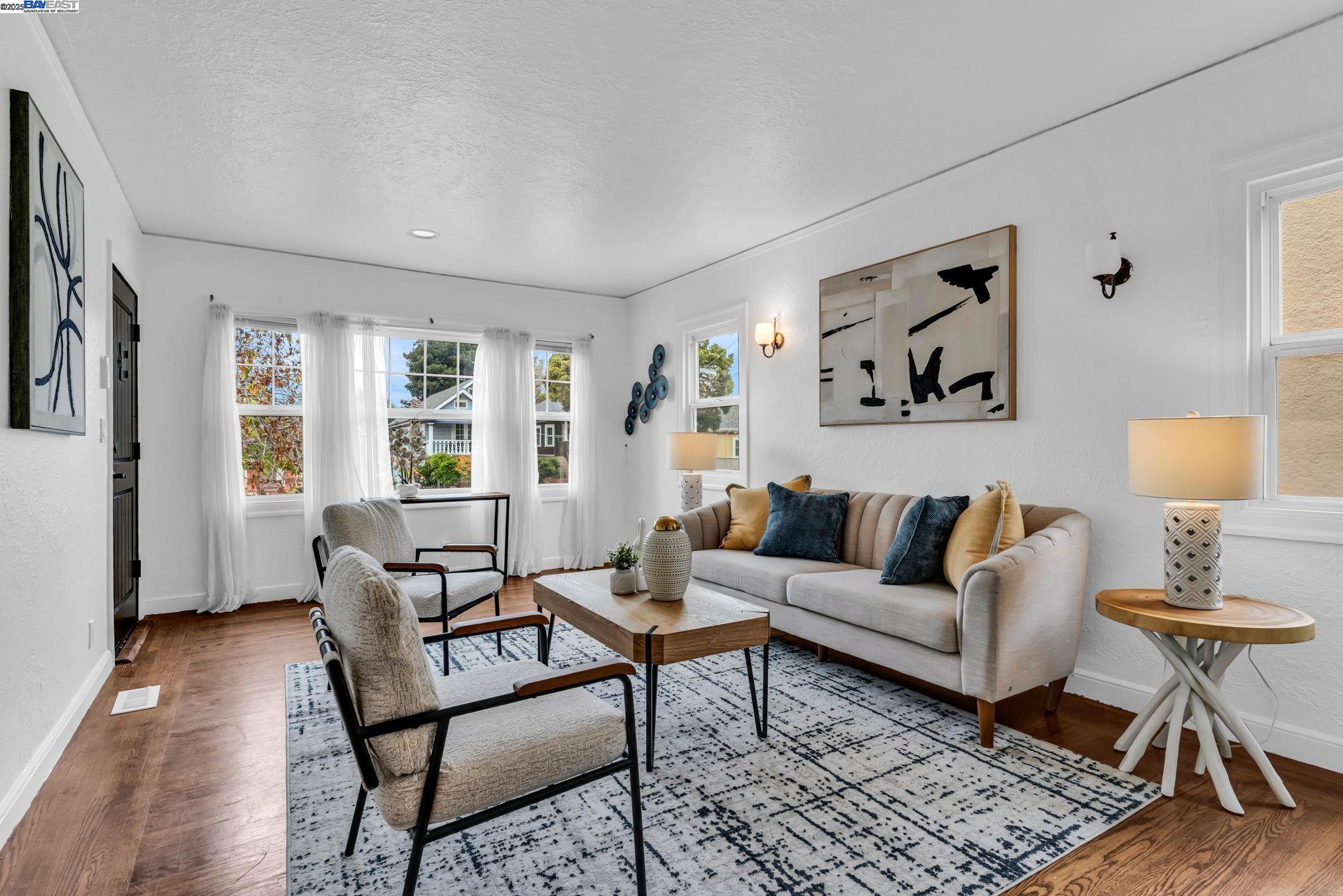 Detail Gallery Image 8 of 26 For 1128 Delaware St, Berkeley,  CA 94702-2332 - 2 Beds | 1 Baths