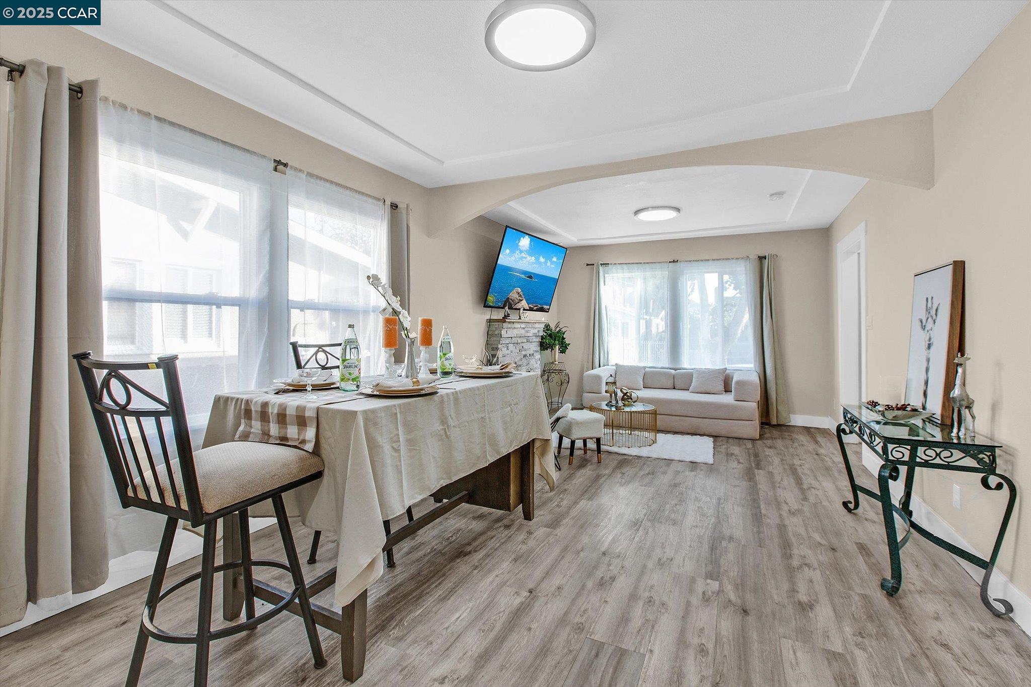 Detail Gallery Image 11 of 53 For 2027 83rd Ave, Oakland,  CA 94621 - 5 Beds | 4/1 Baths