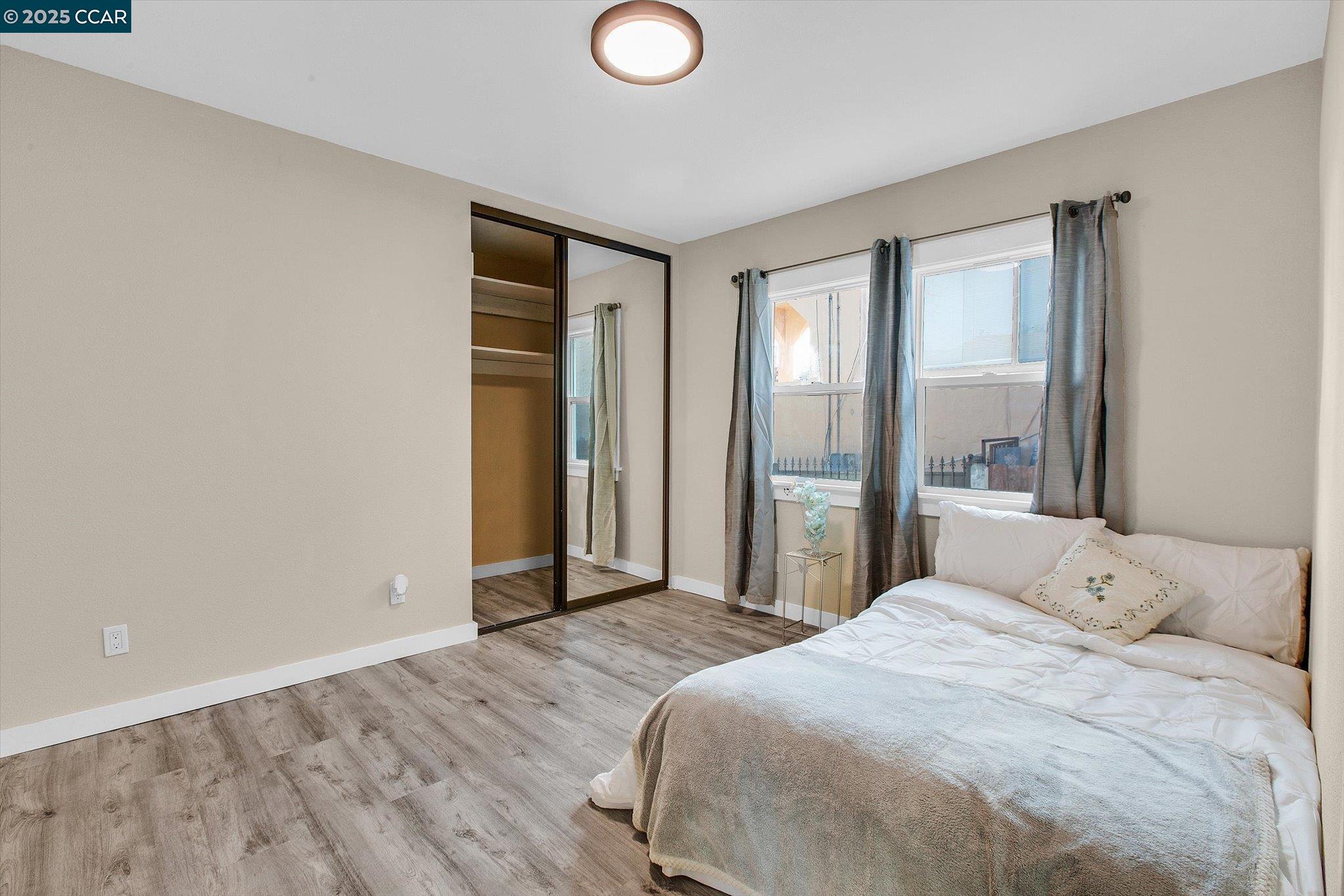 Detail Gallery Image 18 of 53 For 2027 83rd Ave, Oakland,  CA 94621 - 5 Beds | 4/1 Baths