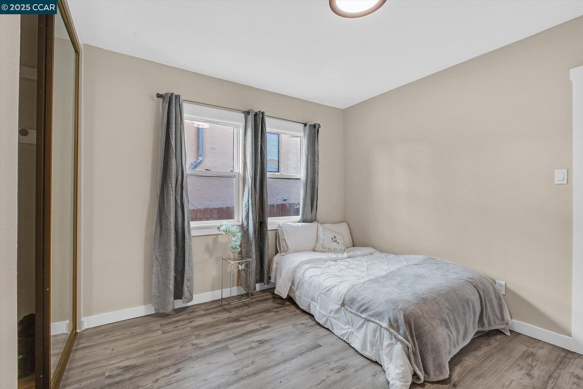 Detail Gallery Image 19 of 53 For 2027 83rd Ave, Oakland,  CA 94621 - 5 Beds | 4/1 Baths