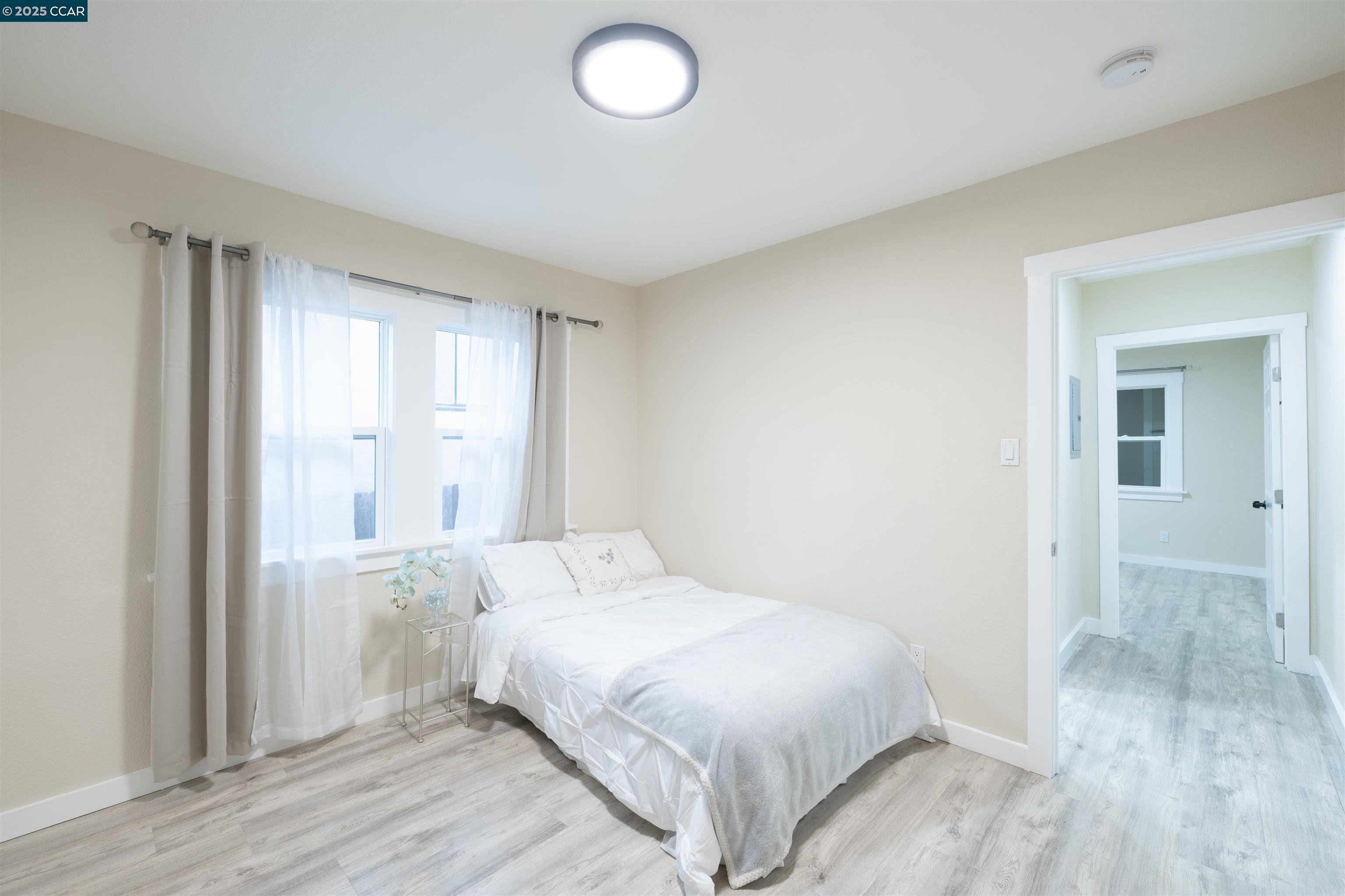 Detail Gallery Image 20 of 35 For 2027 83rd Ave, Oakland,  CA 94621 - 5 Beds | 4/1 Baths