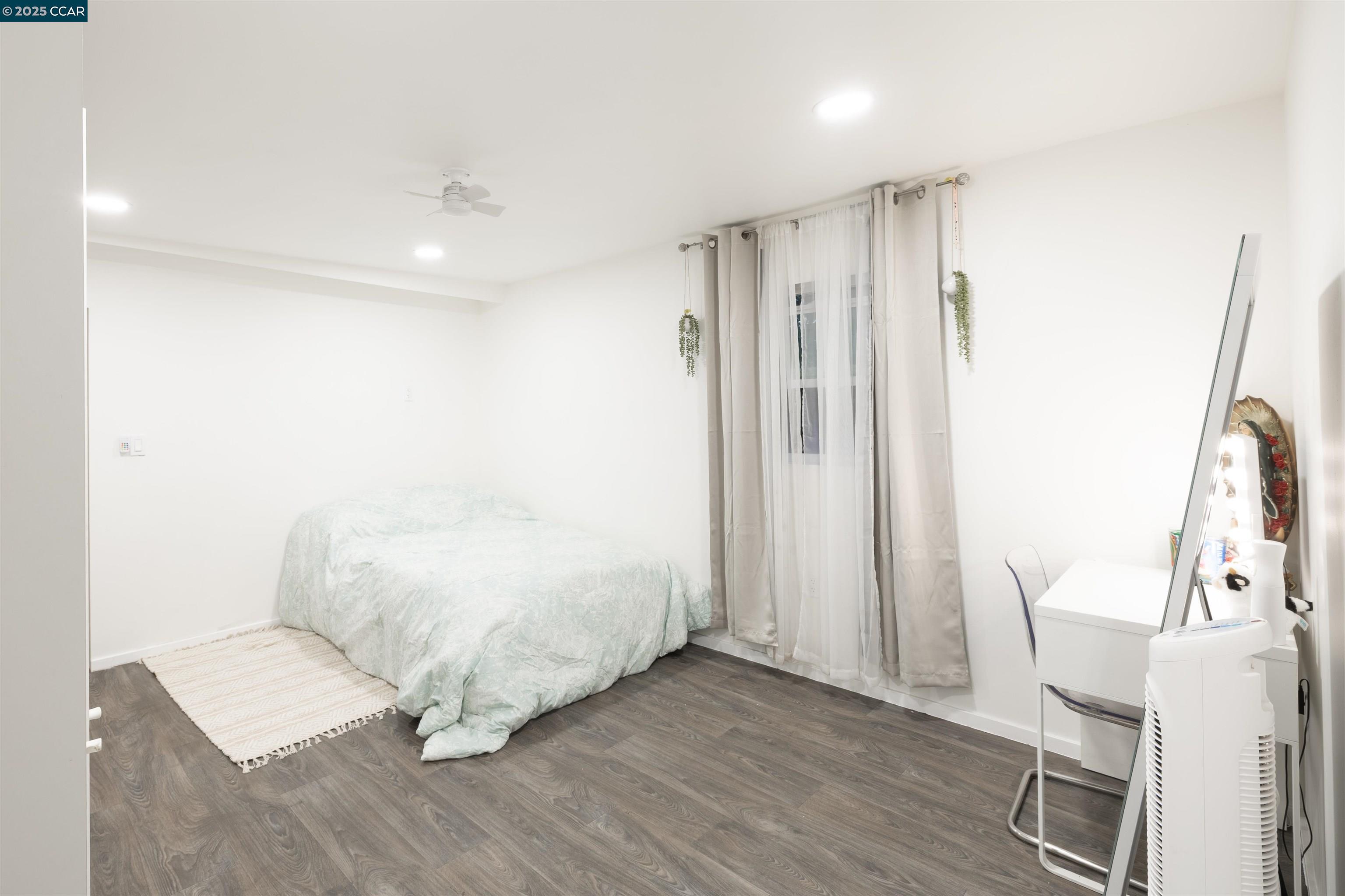 Detail Gallery Image 23 of 35 For 2027 83rd Ave, Oakland,  CA 94621 - 5 Beds | 4/1 Baths