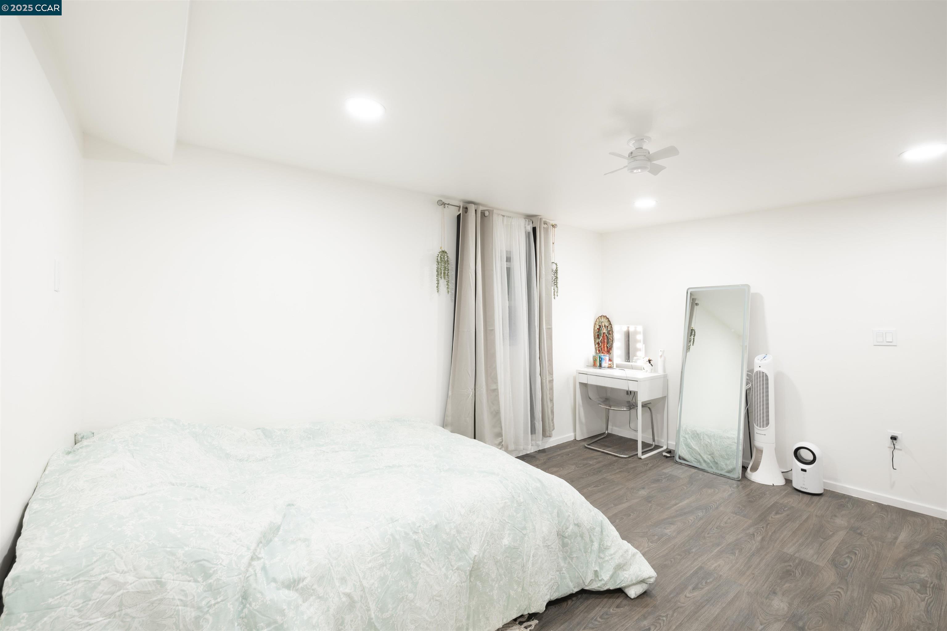 Detail Gallery Image 24 of 35 For 2027 83rd Ave, Oakland,  CA 94621 - 5 Beds | 4/1 Baths