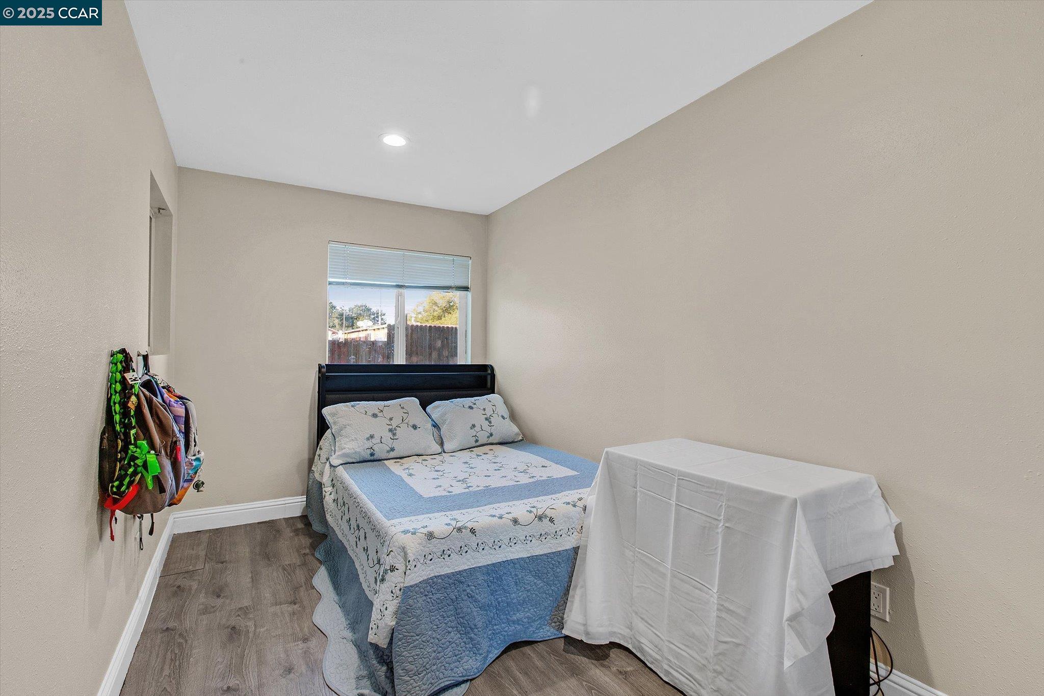 Detail Gallery Image 25 of 53 For 2027 83rd Ave, Oakland,  CA 94621 - 5 Beds | 4/1 Baths