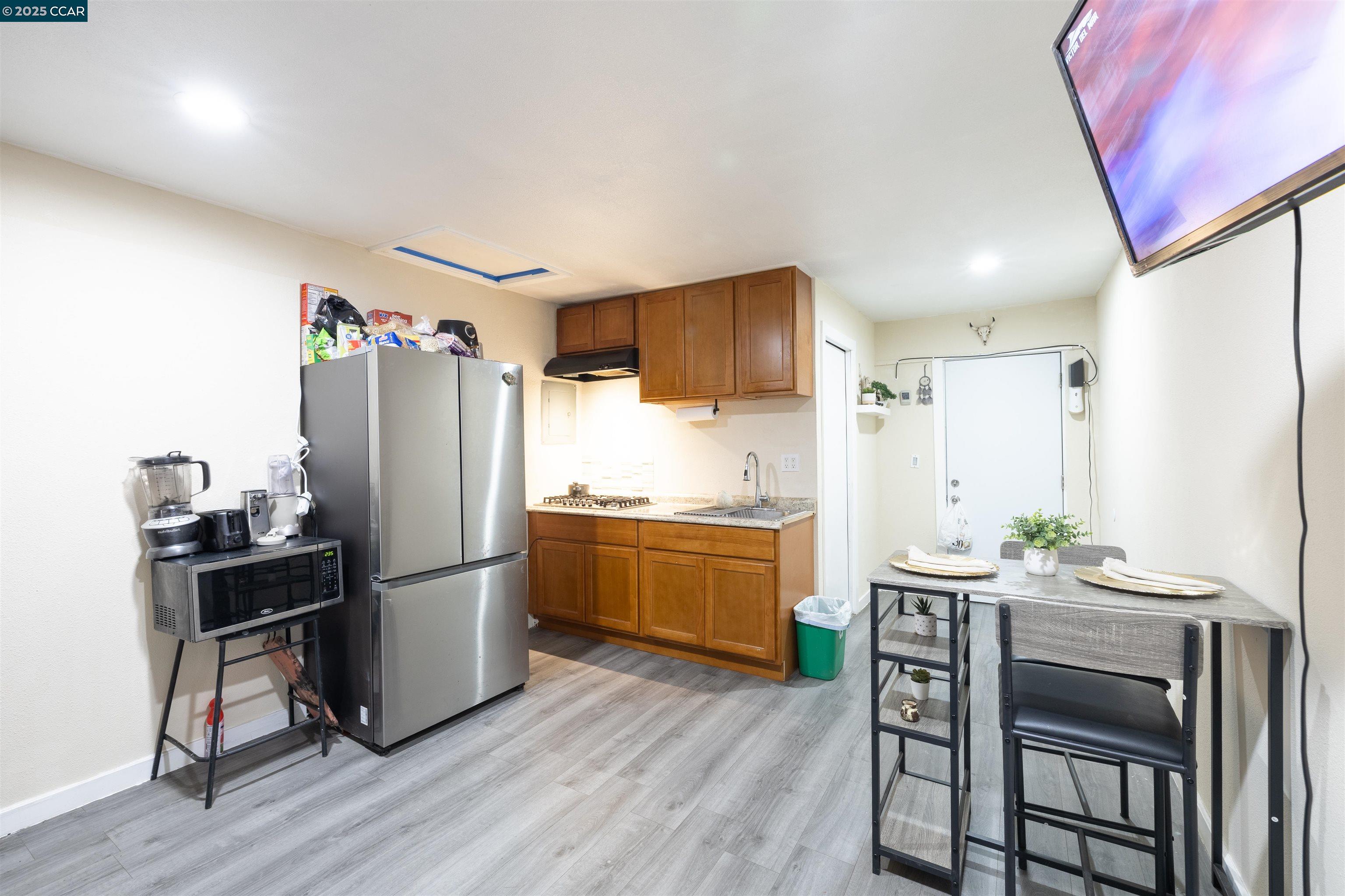 Detail Gallery Image 27 of 35 For 2027 83rd Ave, Oakland,  CA 94621 - 5 Beds | 4/1 Baths