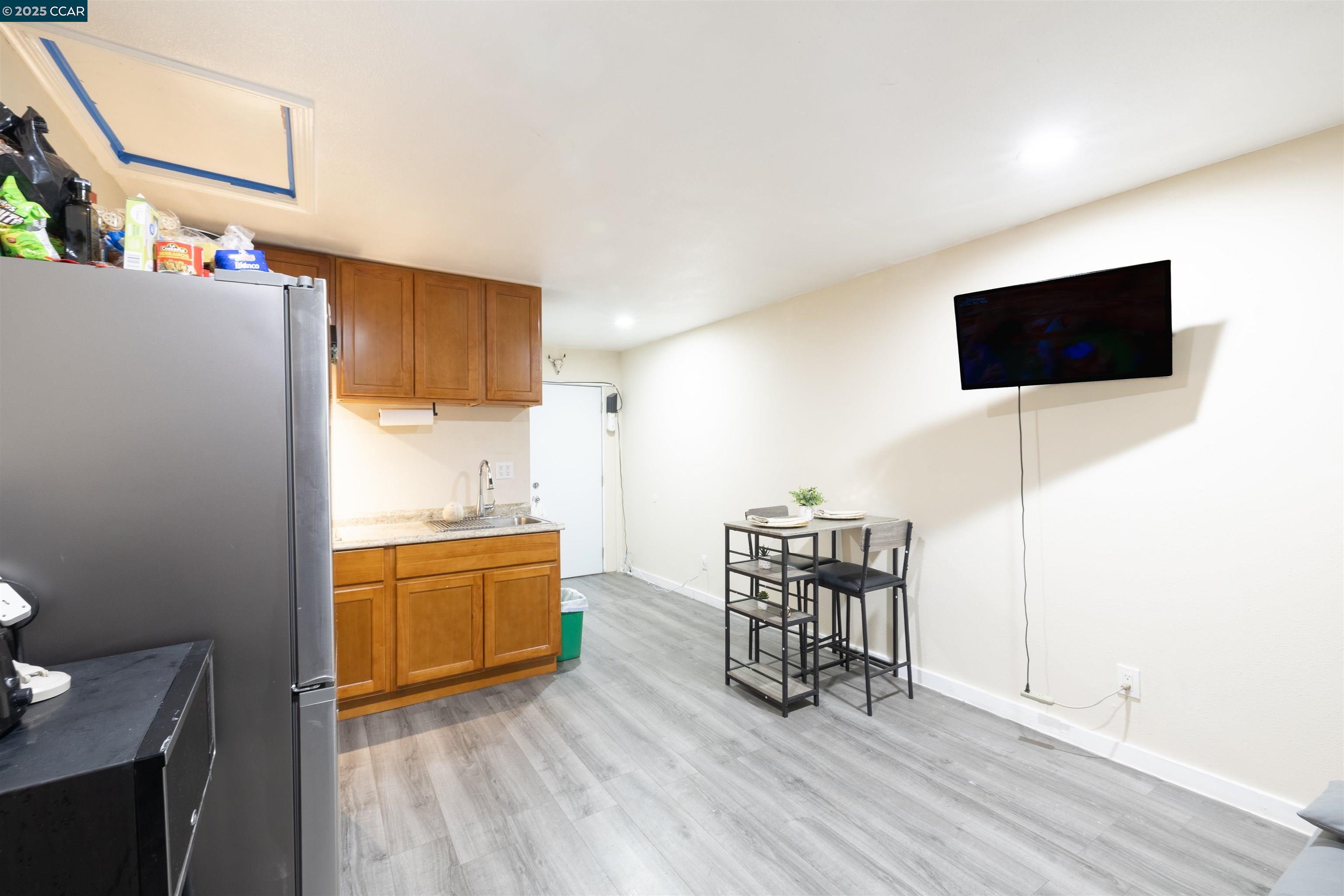 Detail Gallery Image 28 of 35 For 2027 83rd Ave, Oakland,  CA 94621 - 5 Beds | 4/1 Baths