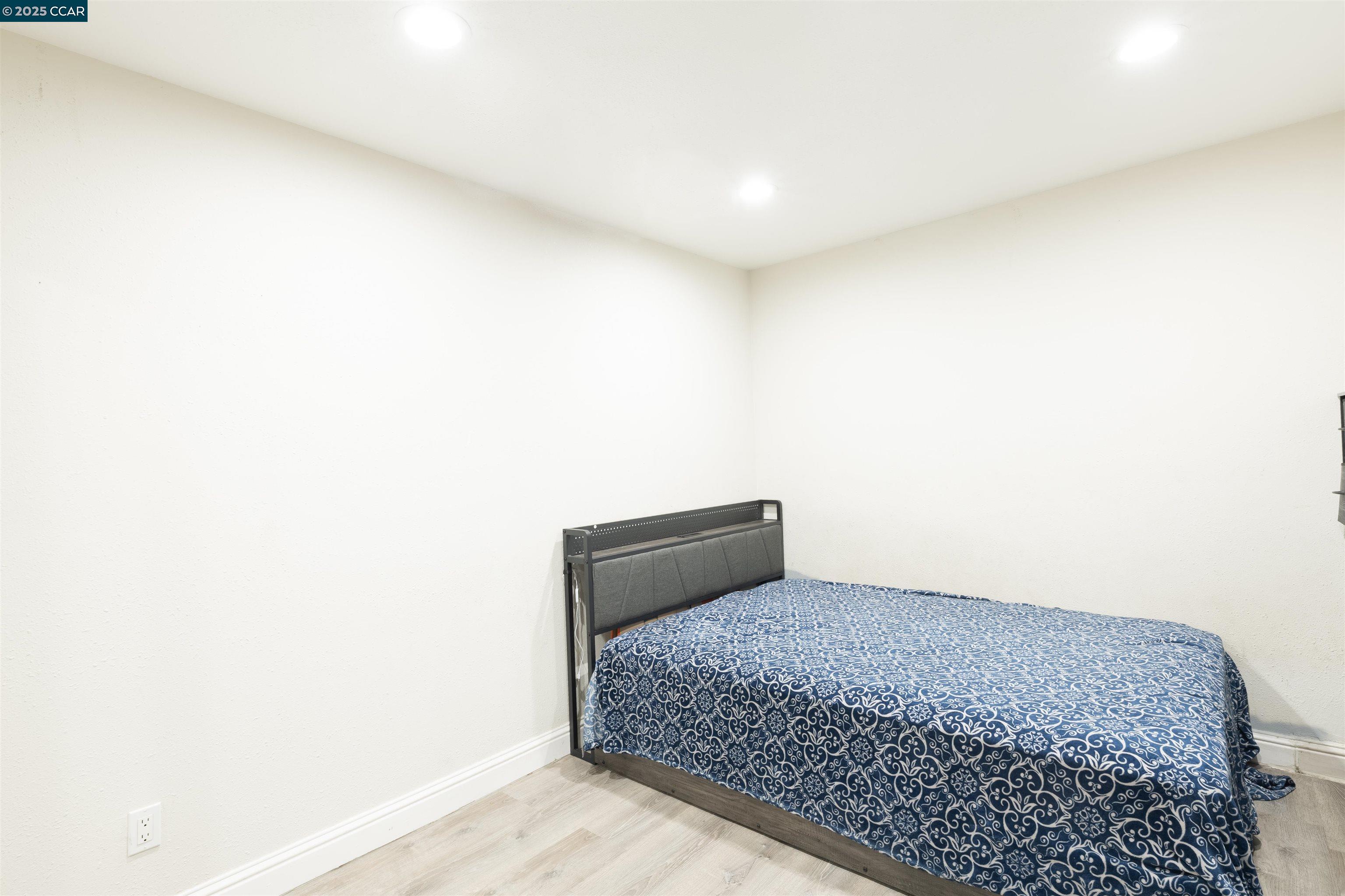 Detail Gallery Image 34 of 35 For 2027 83rd Ave, Oakland,  CA 94621 - 5 Beds | 4/1 Baths