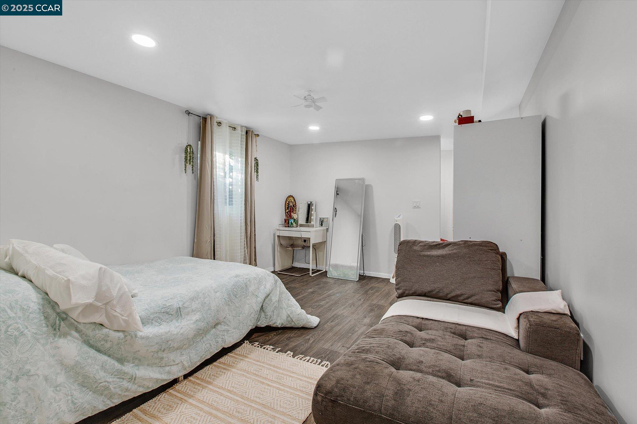 Detail Gallery Image 37 of 53 For 2027 83rd Ave, Oakland,  CA 94621 - 5 Beds | 4/1 Baths