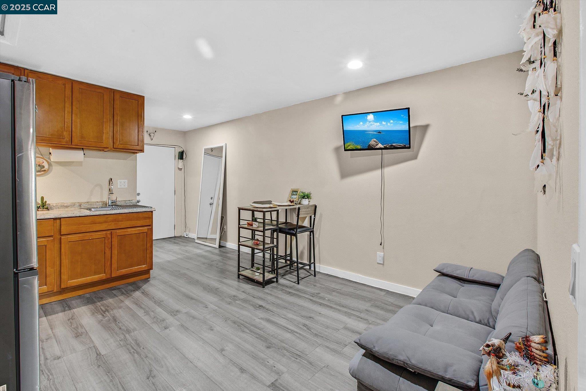 Detail Gallery Image 38 of 53 For 2027 83rd Ave, Oakland,  CA 94621 - 5 Beds | 4/1 Baths