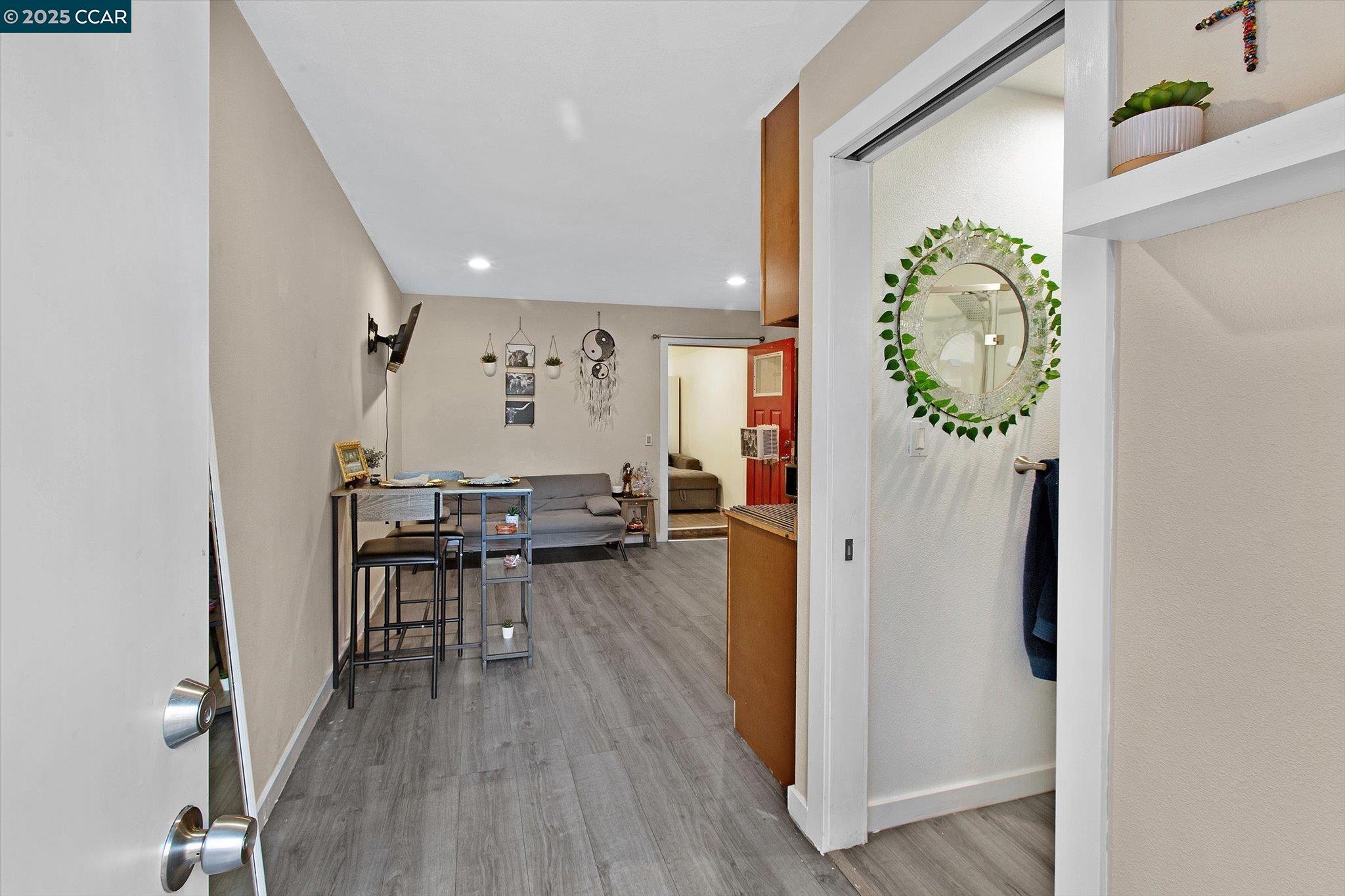 Detail Gallery Image 42 of 53 For 2027 83rd Ave, Oakland,  CA 94621 - 5 Beds | 4/1 Baths