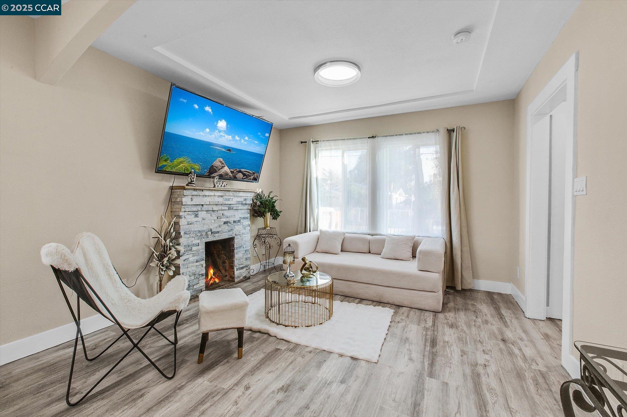 Detail Gallery Image 10 of 53 For 2027 83rd Ave, Oakland,  CA 94621 - 5 Beds | 4/1 Baths