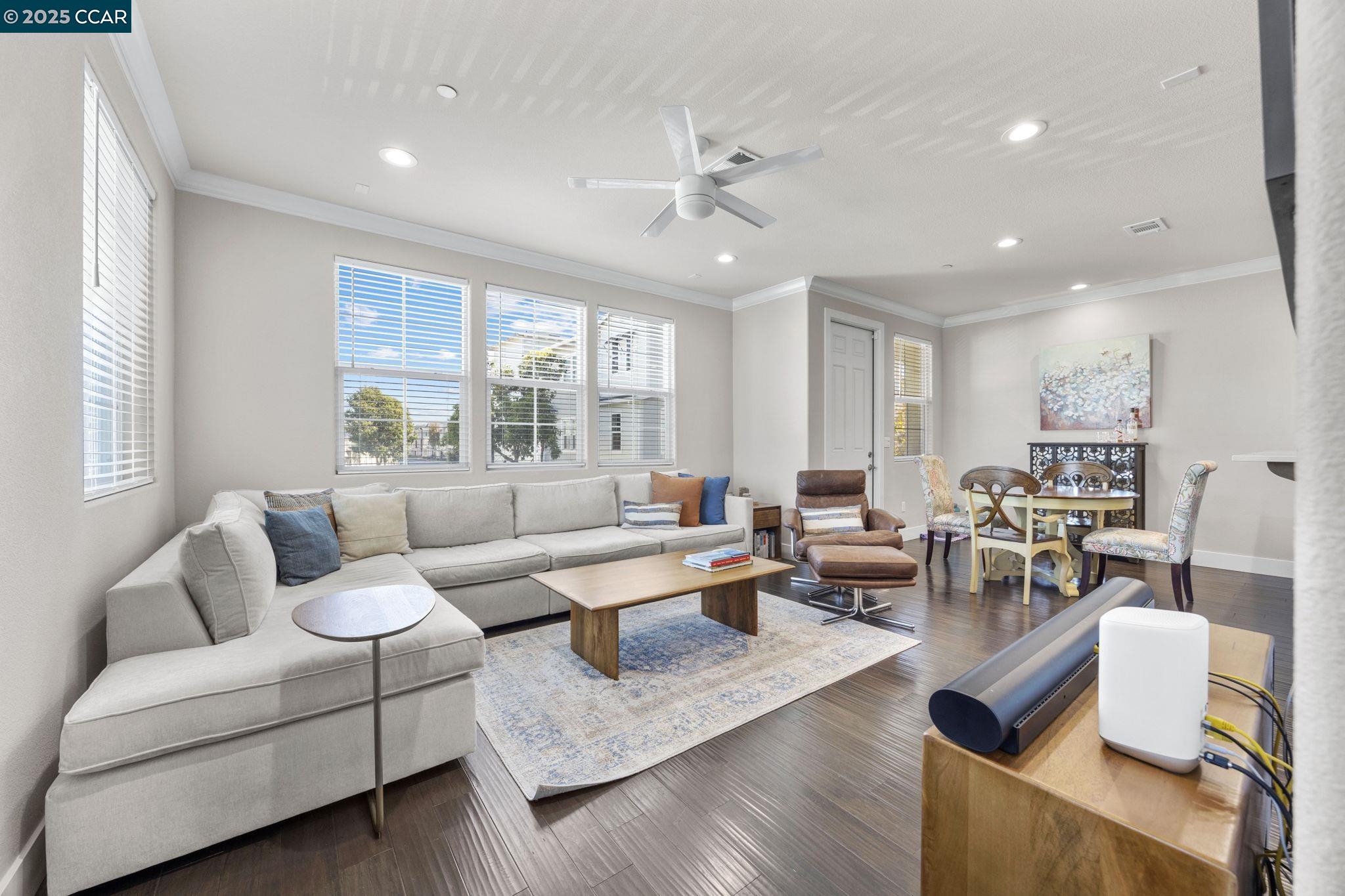 Detail Gallery Image 11 of 31 For 702 Jetty Dr, Richmond,  CA 94804 - 2 Beds | 2/1 Baths