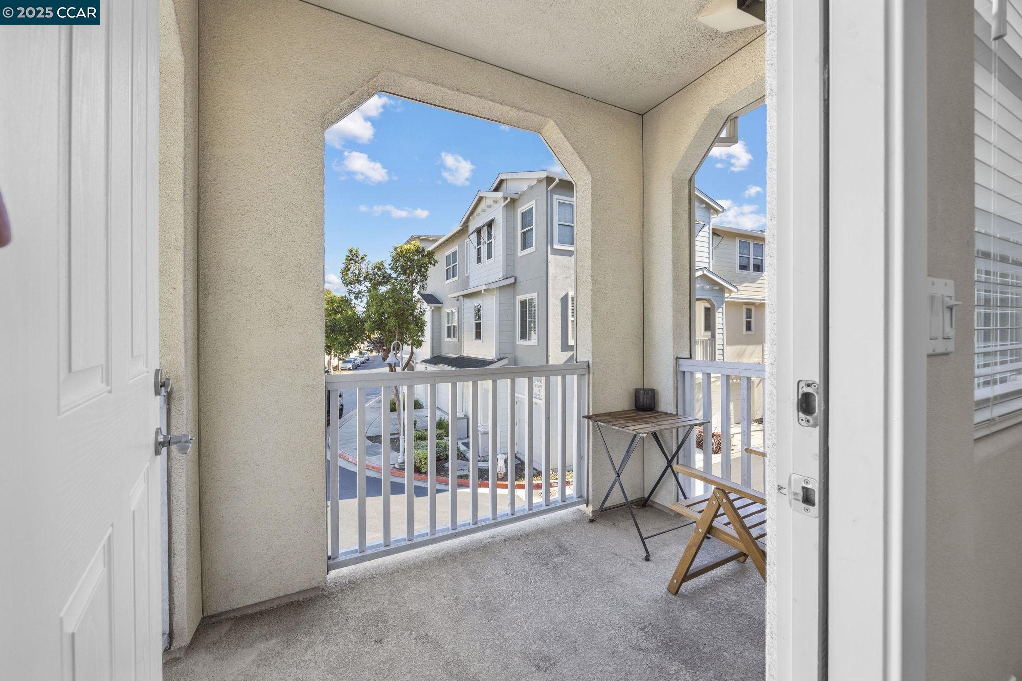 Detail Gallery Image 12 of 31 For 702 Jetty Dr, Richmond,  CA 94804 - 2 Beds | 2/1 Baths