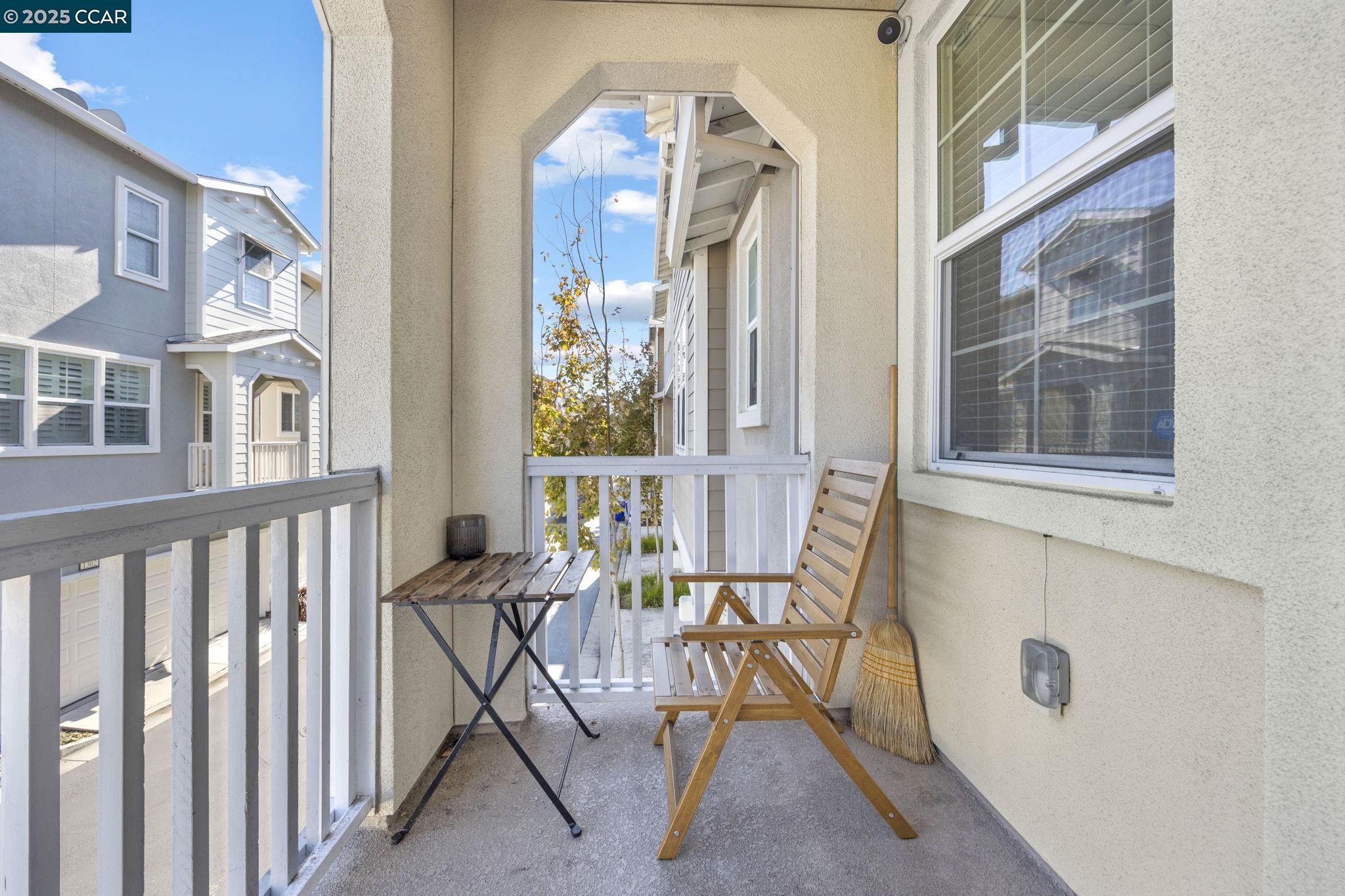 Detail Gallery Image 13 of 31 For 702 Jetty Dr, Richmond,  CA 94804 - 2 Beds | 2/1 Baths