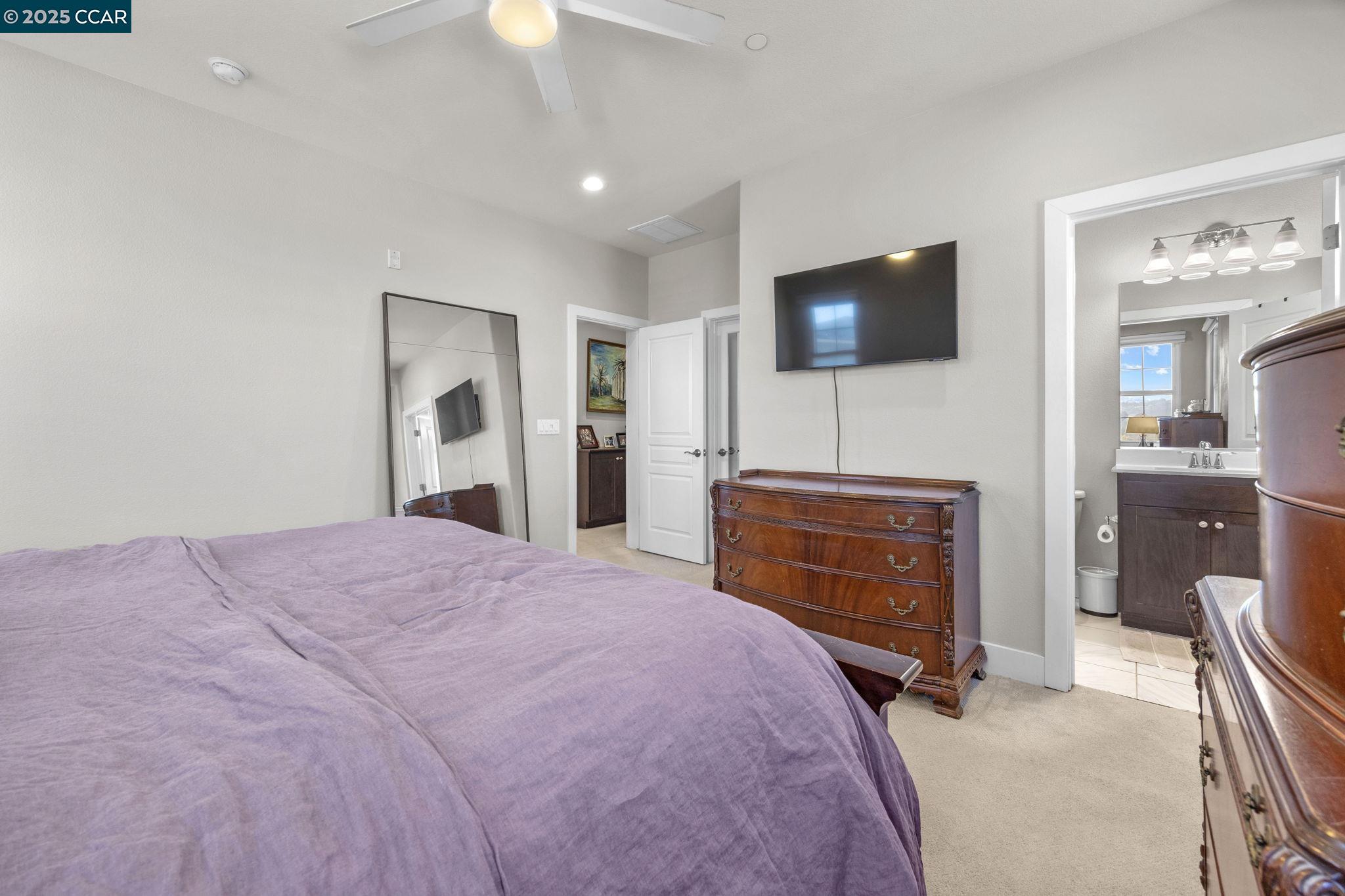 Detail Gallery Image 19 of 31 For 702 Jetty Dr, Richmond,  CA 94804 - 2 Beds | 2/1 Baths