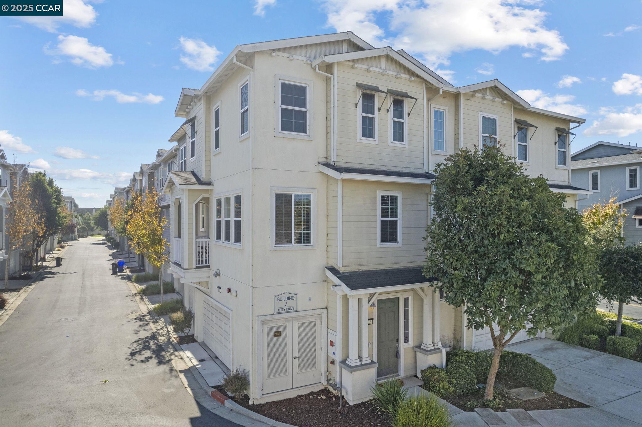 Detail Gallery Image 25 of 31 For 702 Jetty Dr, Richmond,  CA 94804 - 2 Beds | 2/1 Baths