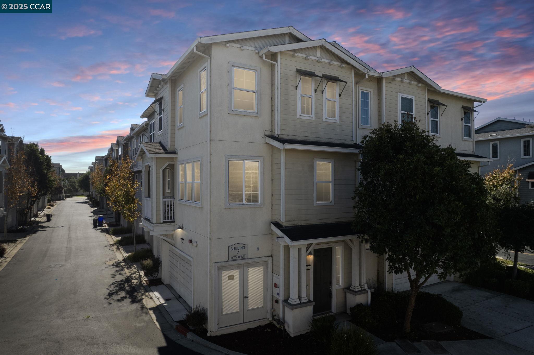 Detail Gallery Image 27 of 31 For 702 Jetty Dr, Richmond,  CA 94804 - 2 Beds | 2/1 Baths