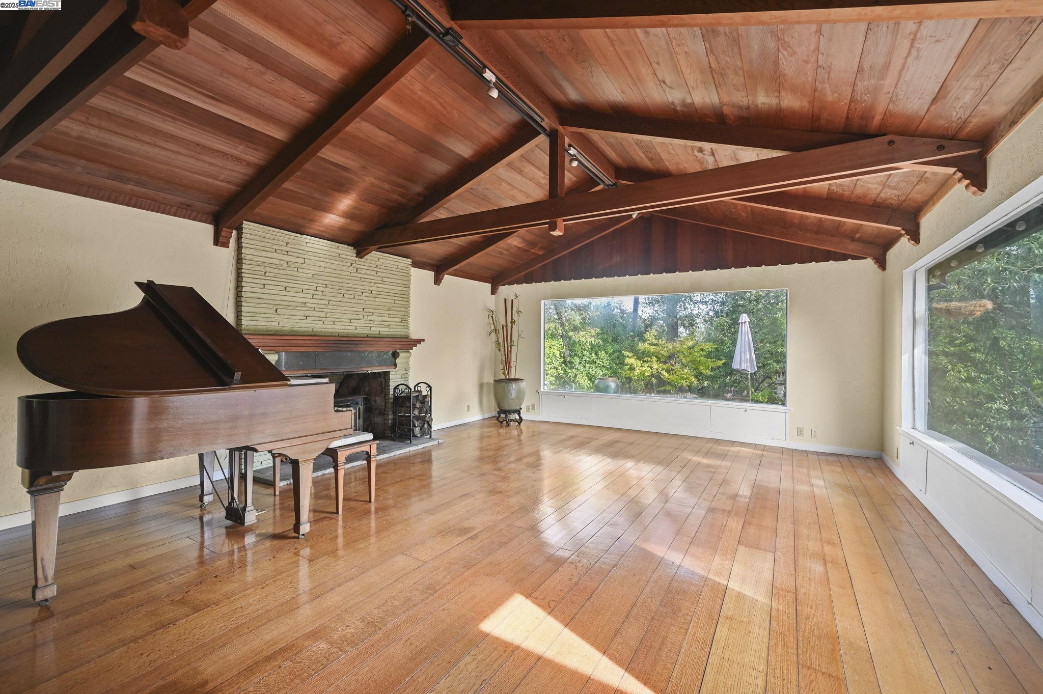 Detail Gallery Image 12 of 38 For 799 Moraga Rd, Lafayette,  CA 94549 - 3 Beds | 2 Baths