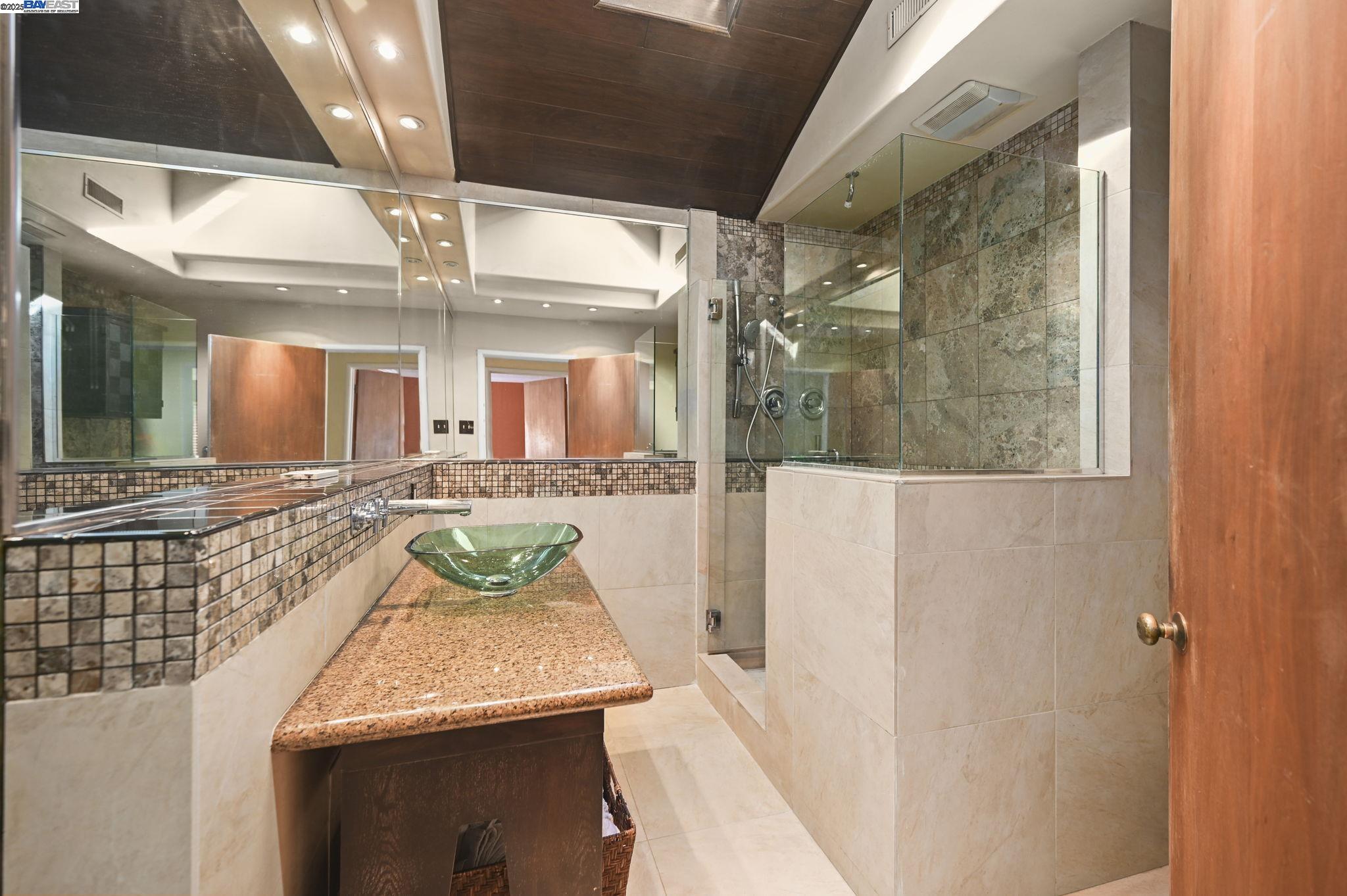 Detail Gallery Image 18 of 38 For 799 Moraga Rd, Lafayette,  CA 94549 - 3 Beds | 2 Baths