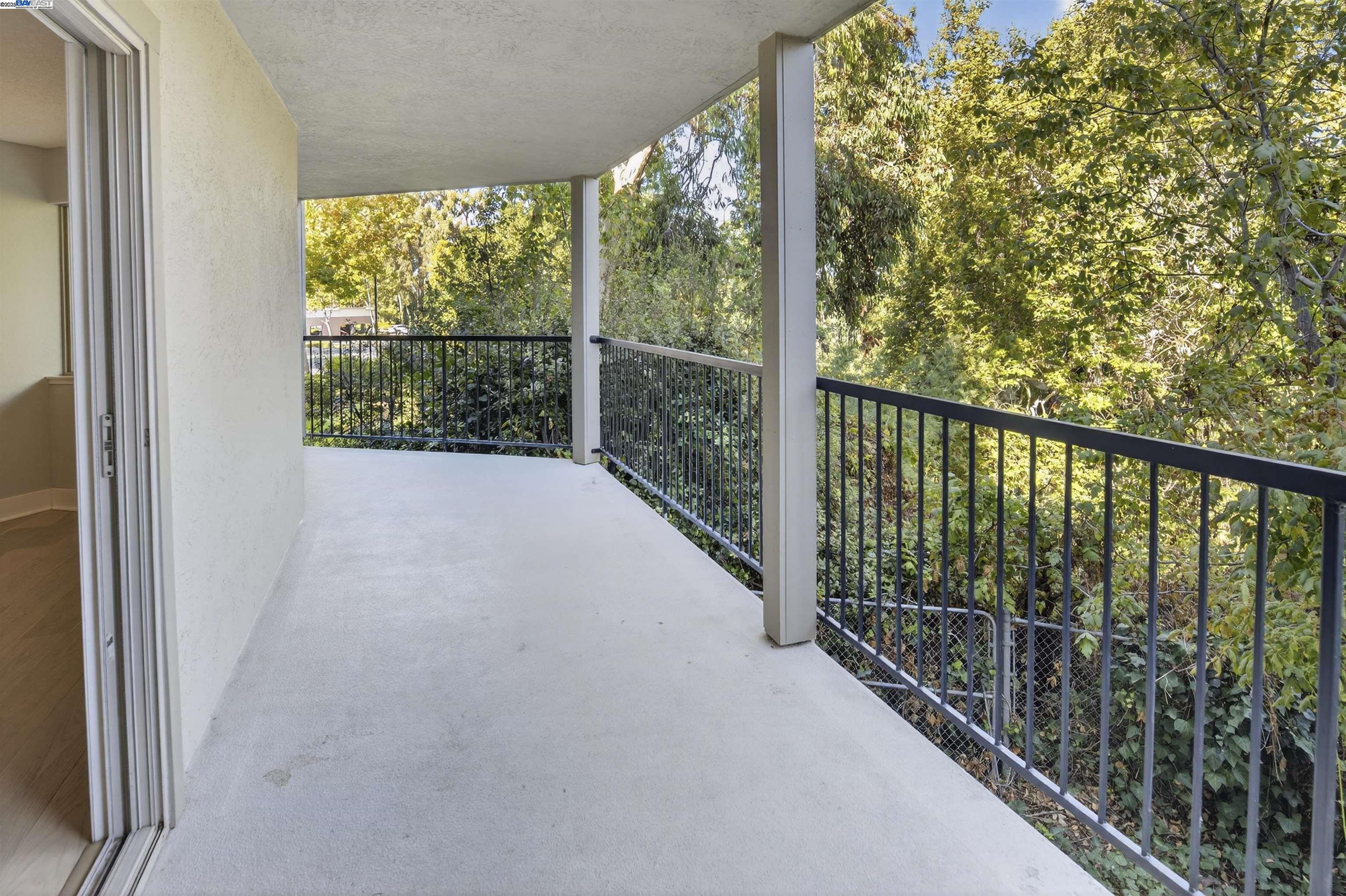 Detail Gallery Image 17 of 38 For 400 Davis St #107,  San Leandro,  CA 94577 - 2 Beds | 2 Baths
