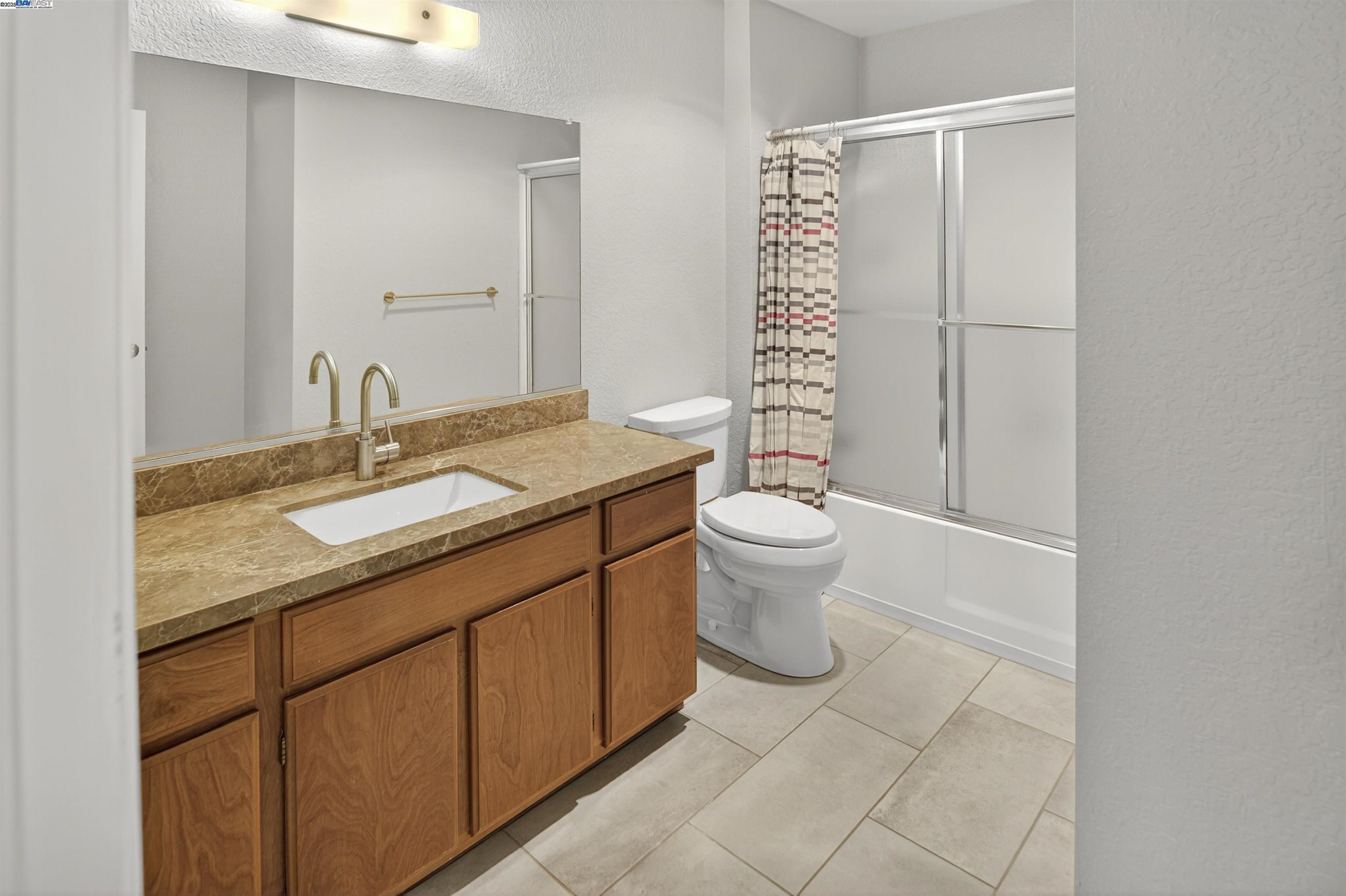 Detail Gallery Image 25 of 38 For 400 Davis St #107,  San Leandro,  CA 94577 - 2 Beds | 2 Baths