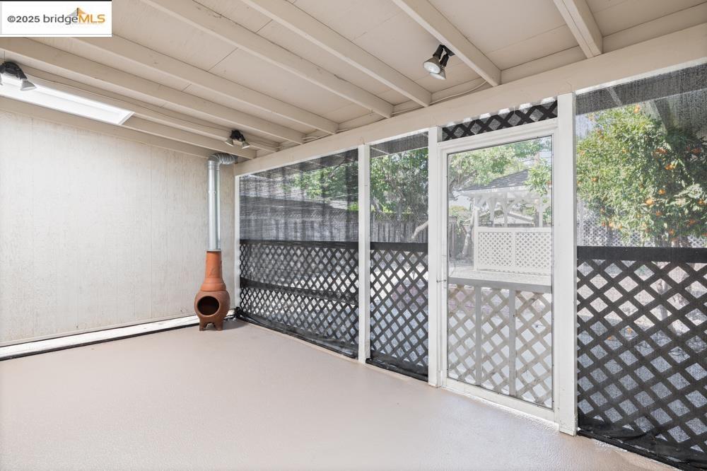 Detail Gallery Image 19 of 35 For 2075 Lakewood Dr, San Jose,  CA 95132-1024 - 3 Beds | 2 Baths