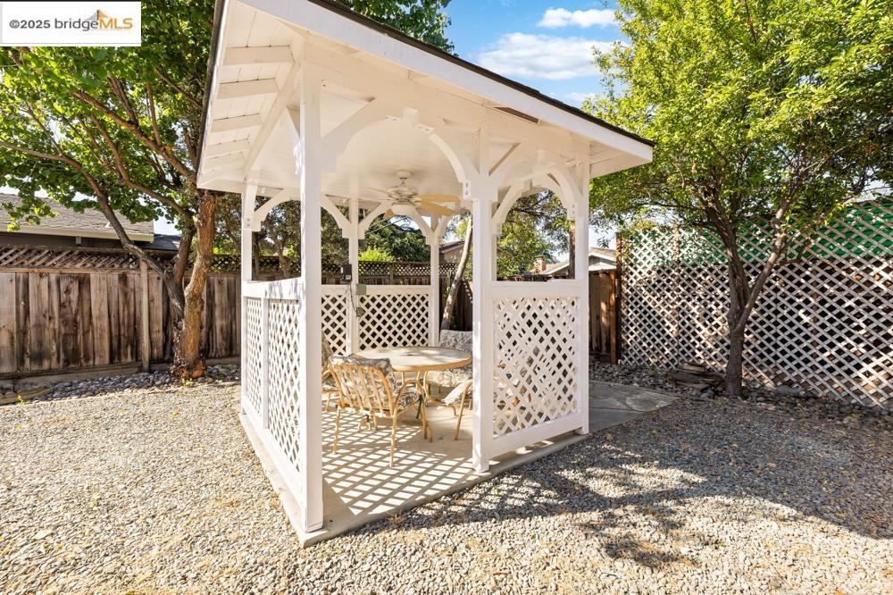 Detail Gallery Image 22 of 35 For 2075 Lakewood Dr, San Jose,  CA 95132-1024 - 3 Beds | 2 Baths