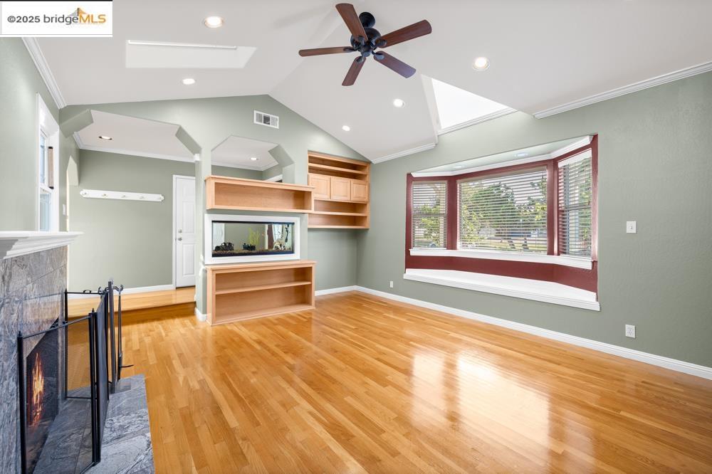 Detail Gallery Image 5 of 35 For 2075 Lakewood Dr, San Jose,  CA 95132-1024 - 3 Beds | 2 Baths