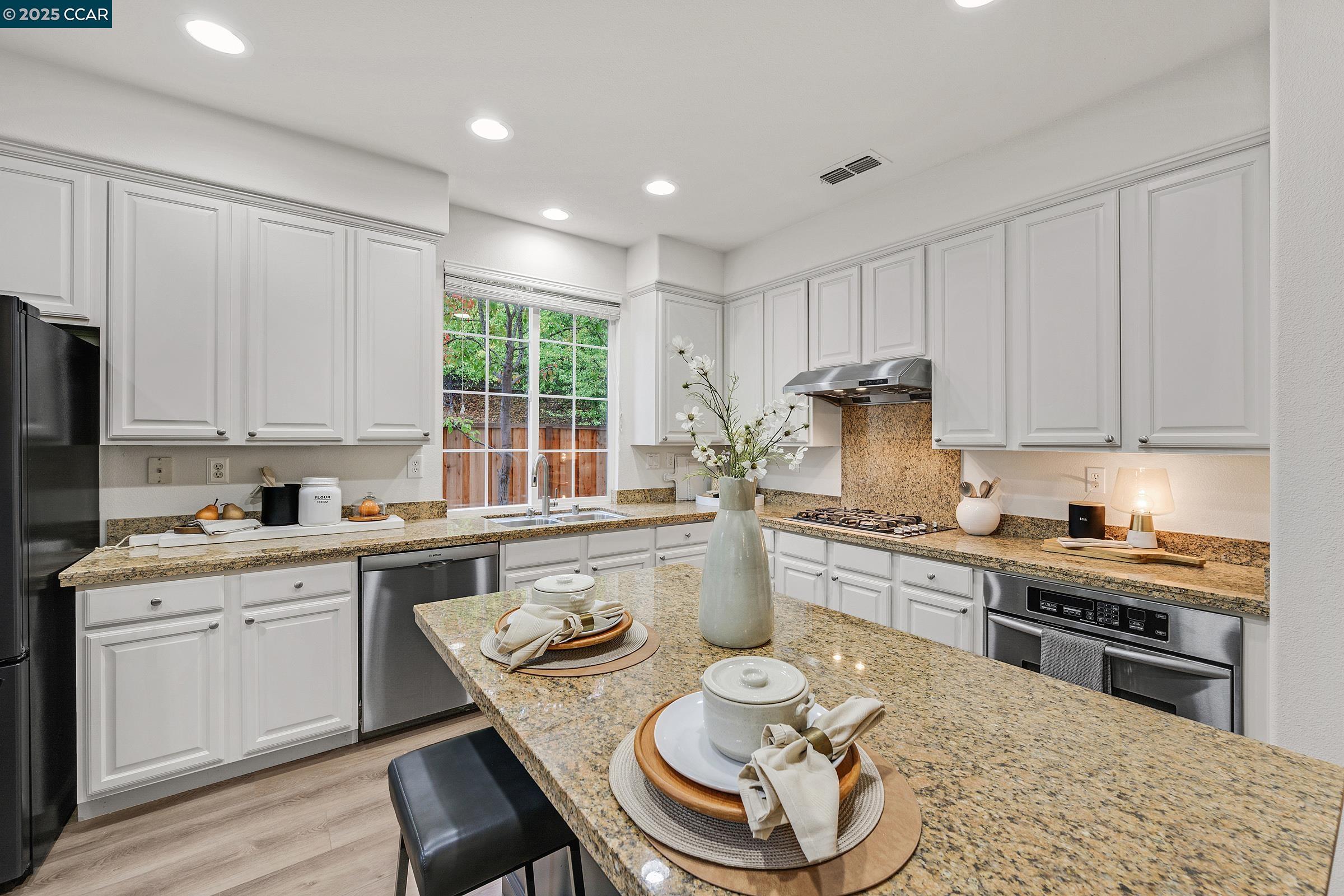 Detail Gallery Image 11 of 44 For 59 Marigold Ct, Danville,  CA 94506 - 5 Beds | 2/1 Baths