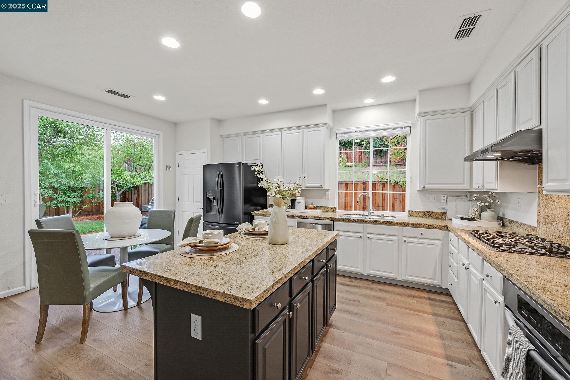 Detail Gallery Image 10 of 44 For 59 Marigold Ct, Danville,  CA 94506 - 5 Beds | 2/1 Baths