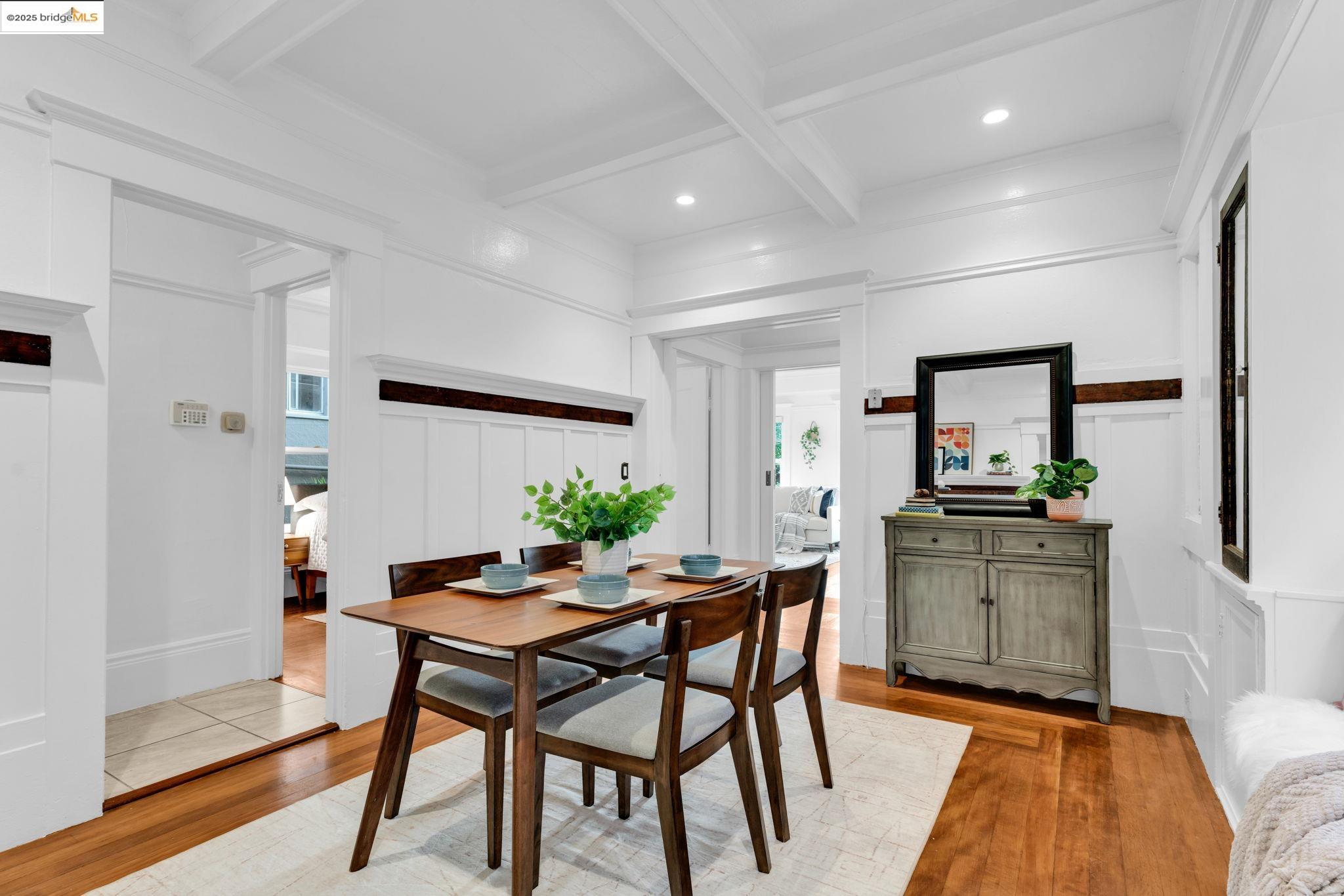 Detail Gallery Image 12 of 47 For 1034 E 21st St, Oakland,  CA 94606 - 2 Beds | 2 Baths