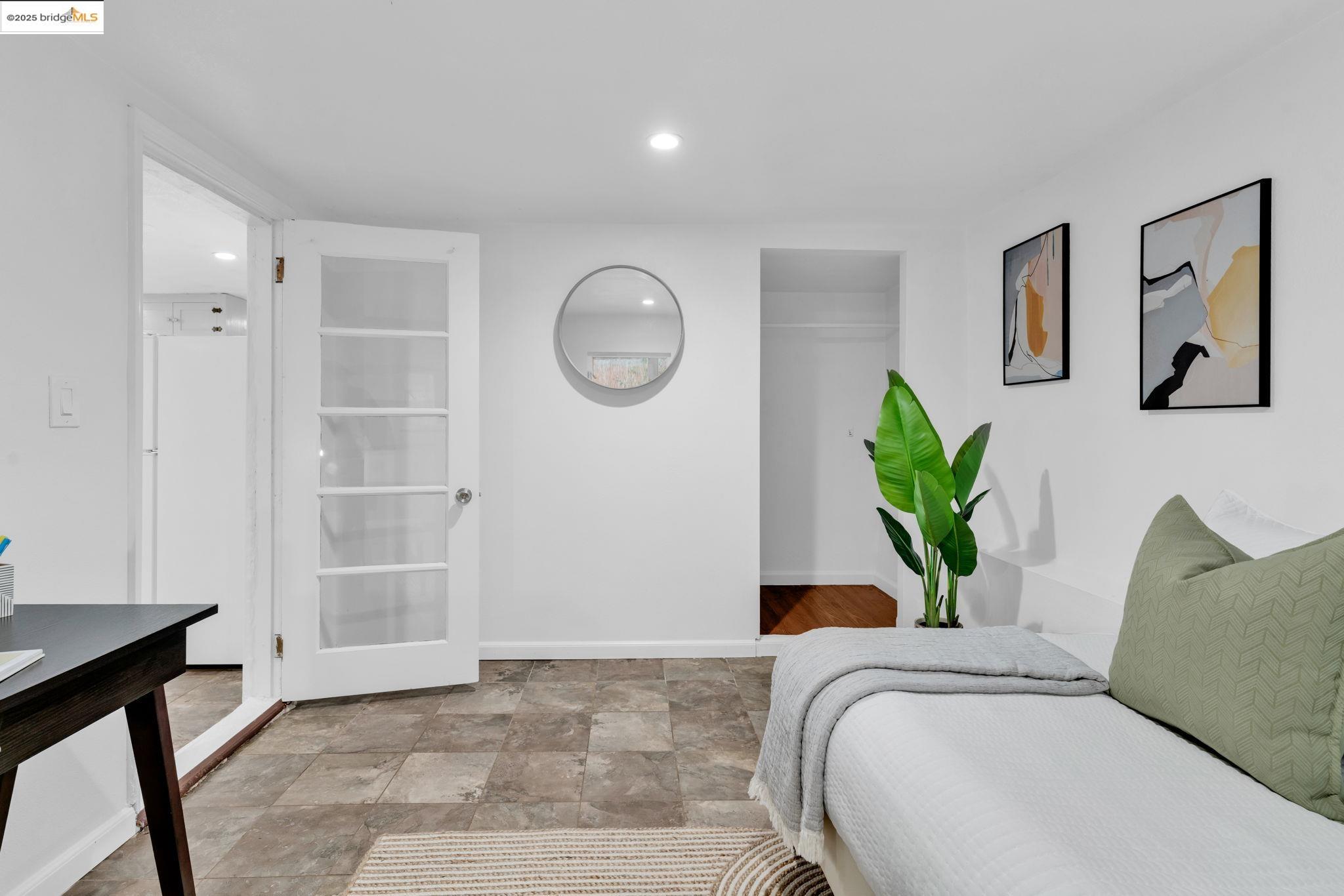 Detail Gallery Image 34 of 47 For 1034 E 21st St, Oakland,  CA 94606 - 2 Beds | 2 Baths