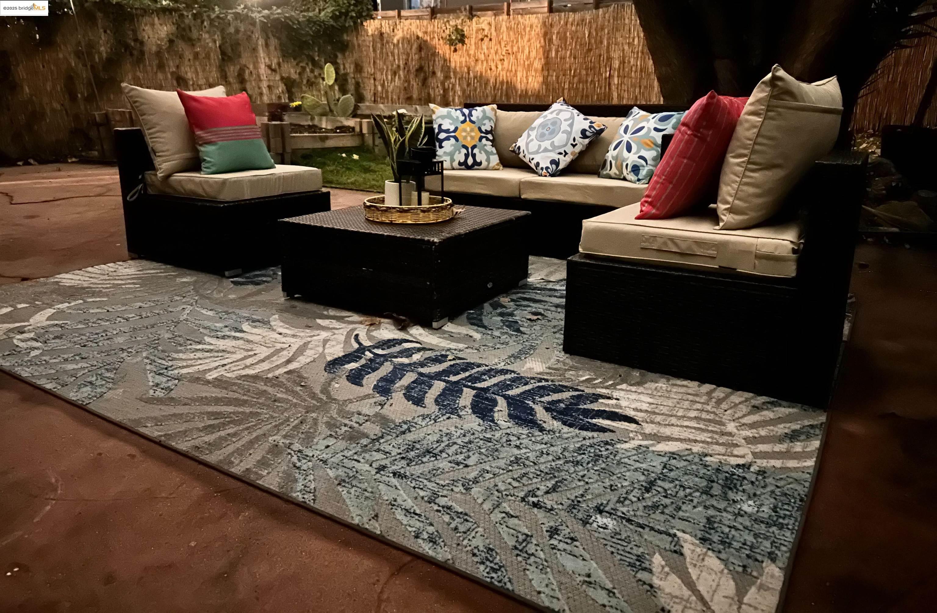 Detail Gallery Image 44 of 47 For 1034 E 21st St, Oakland,  CA 94606 - 2 Beds | 2 Baths