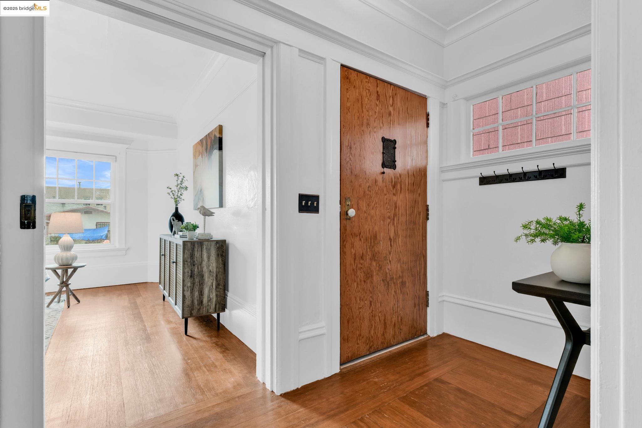 Detail Gallery Image 6 of 47 For 1034 E 21st St, Oakland,  CA 94606 - 2 Beds | 2 Baths