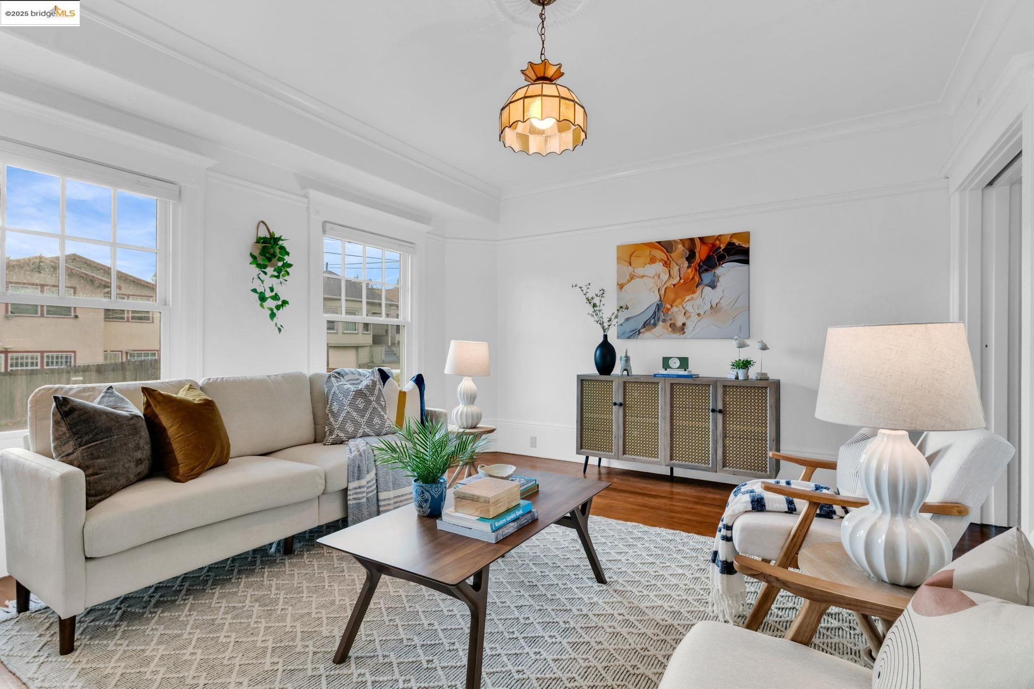 Detail Gallery Image 10 of 47 For 1034 E 21st St, Oakland,  CA 94606 - 2 Beds | 2 Baths