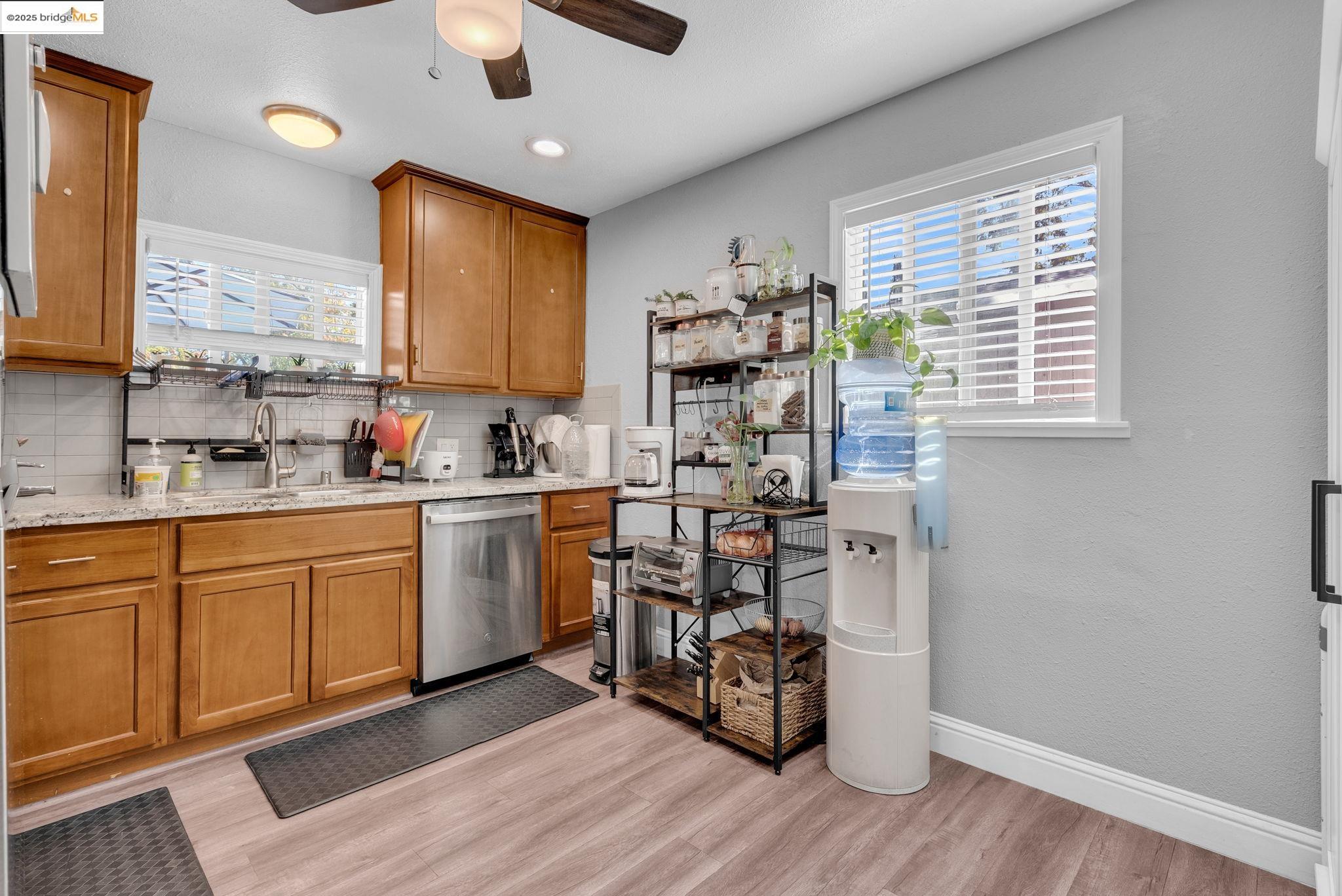 Detail Gallery Image 11 of 27 For 2020 S American St., Stockton,  CA 95206 - 2 Beds | 1 Baths